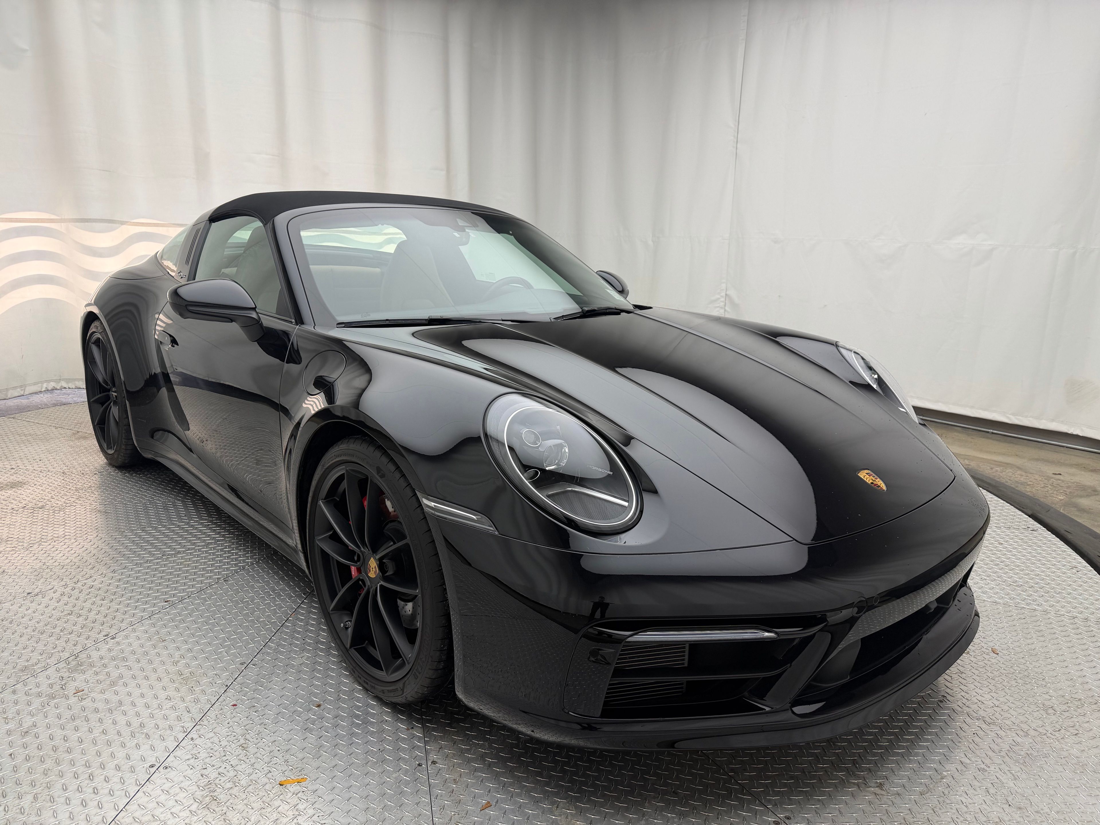 Thumbnail: 2024 Porsche 911 - 18