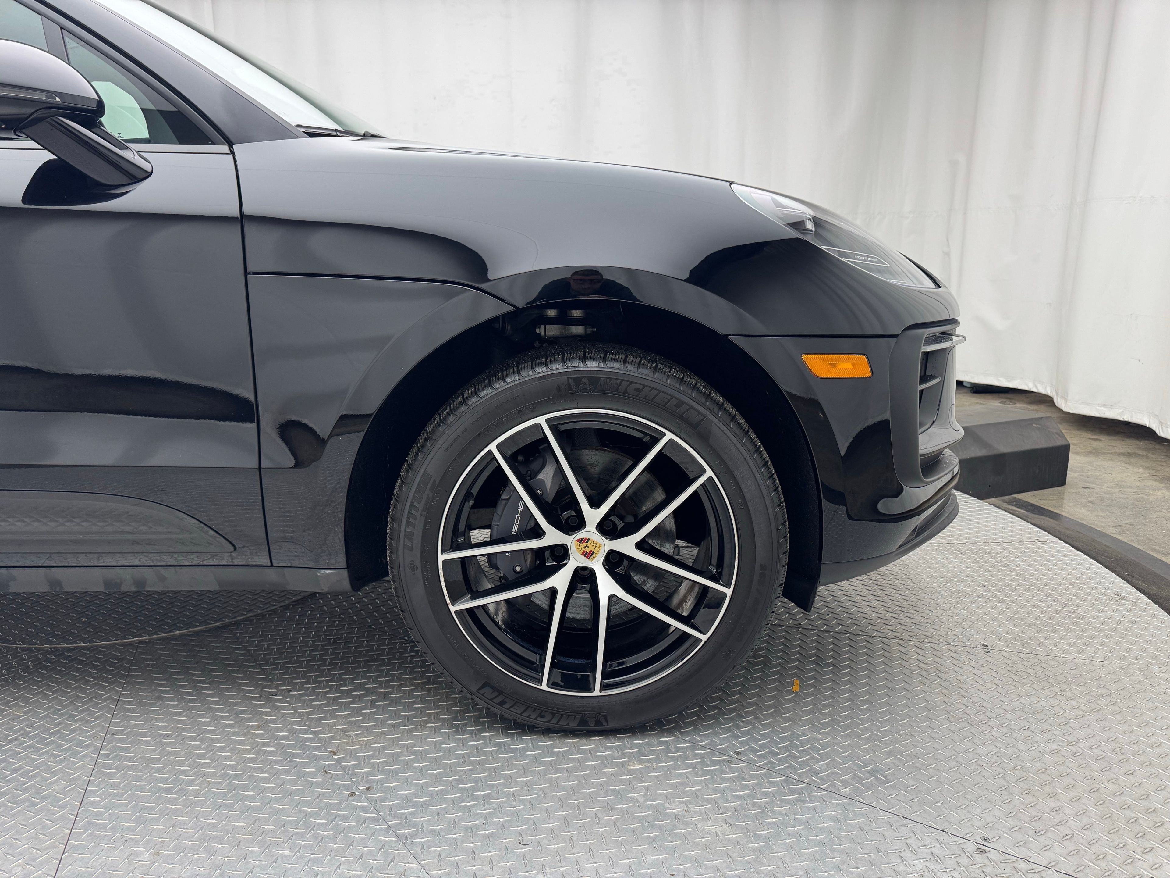 Thumbnail: 2023 Porsche Macan - 15