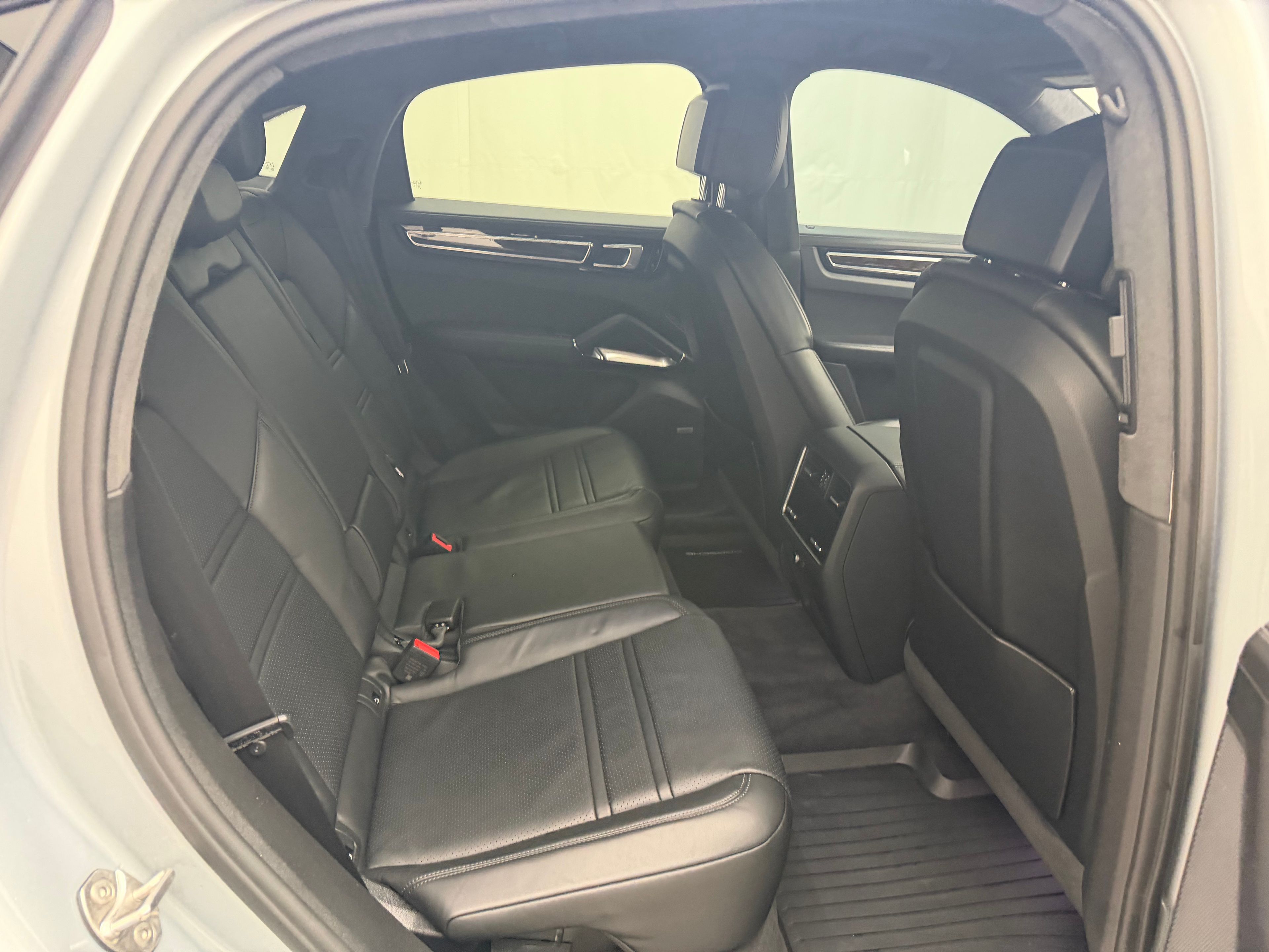 Thumbnail: 2020 Porsche  - 25