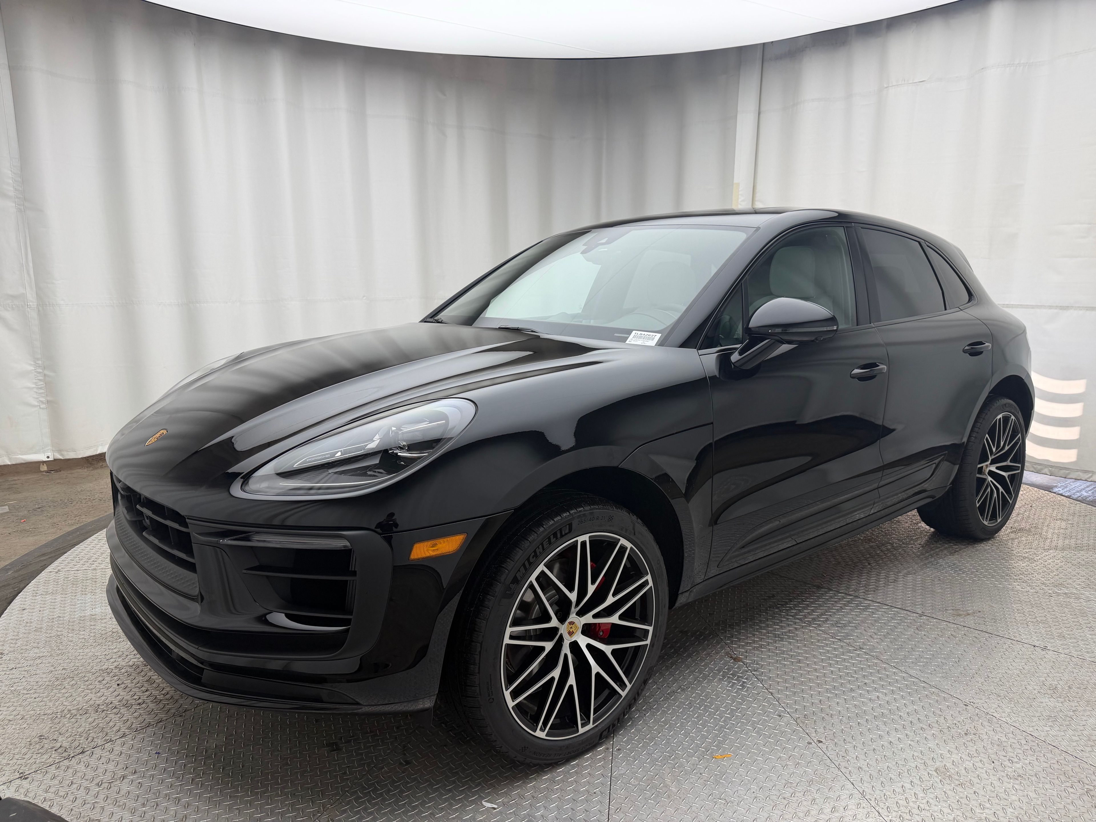 Thumbnail: 2026 Porsche Macan - 1