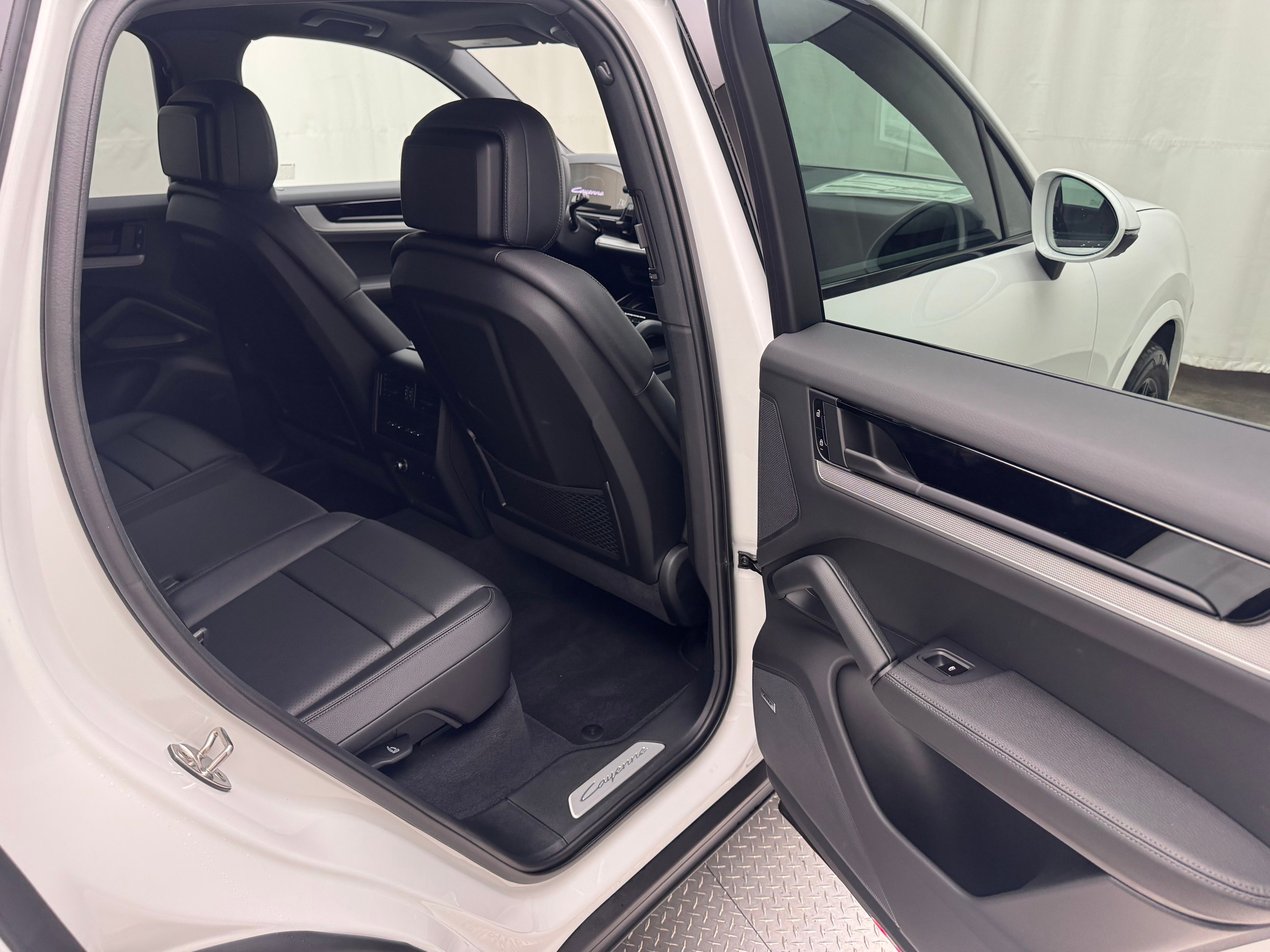 Thumbnail: 2026 Porsche Cayenne - 22