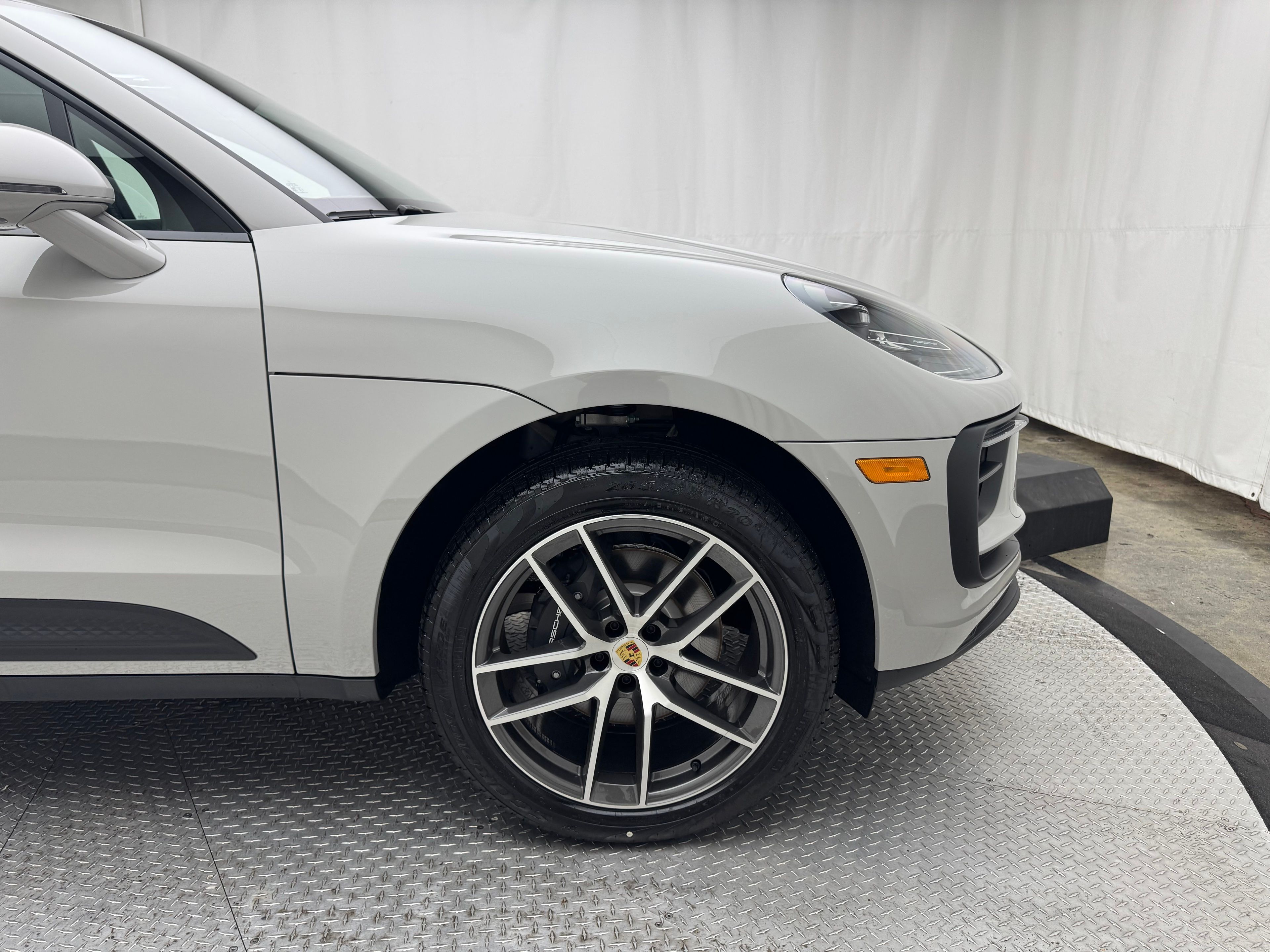 Thumbnail: 2026 Porsche Macan - 17