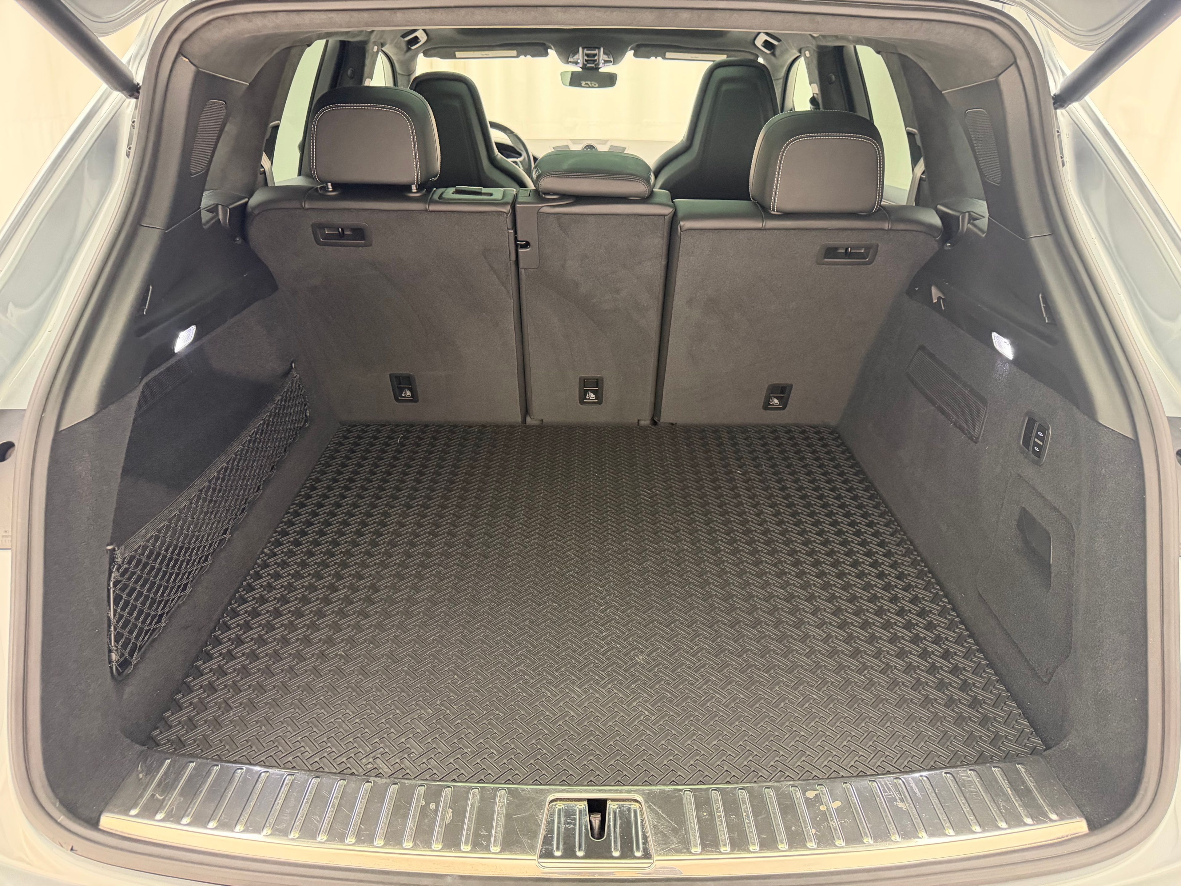 Thumbnail: 2021 Porsche Cayenne - 23