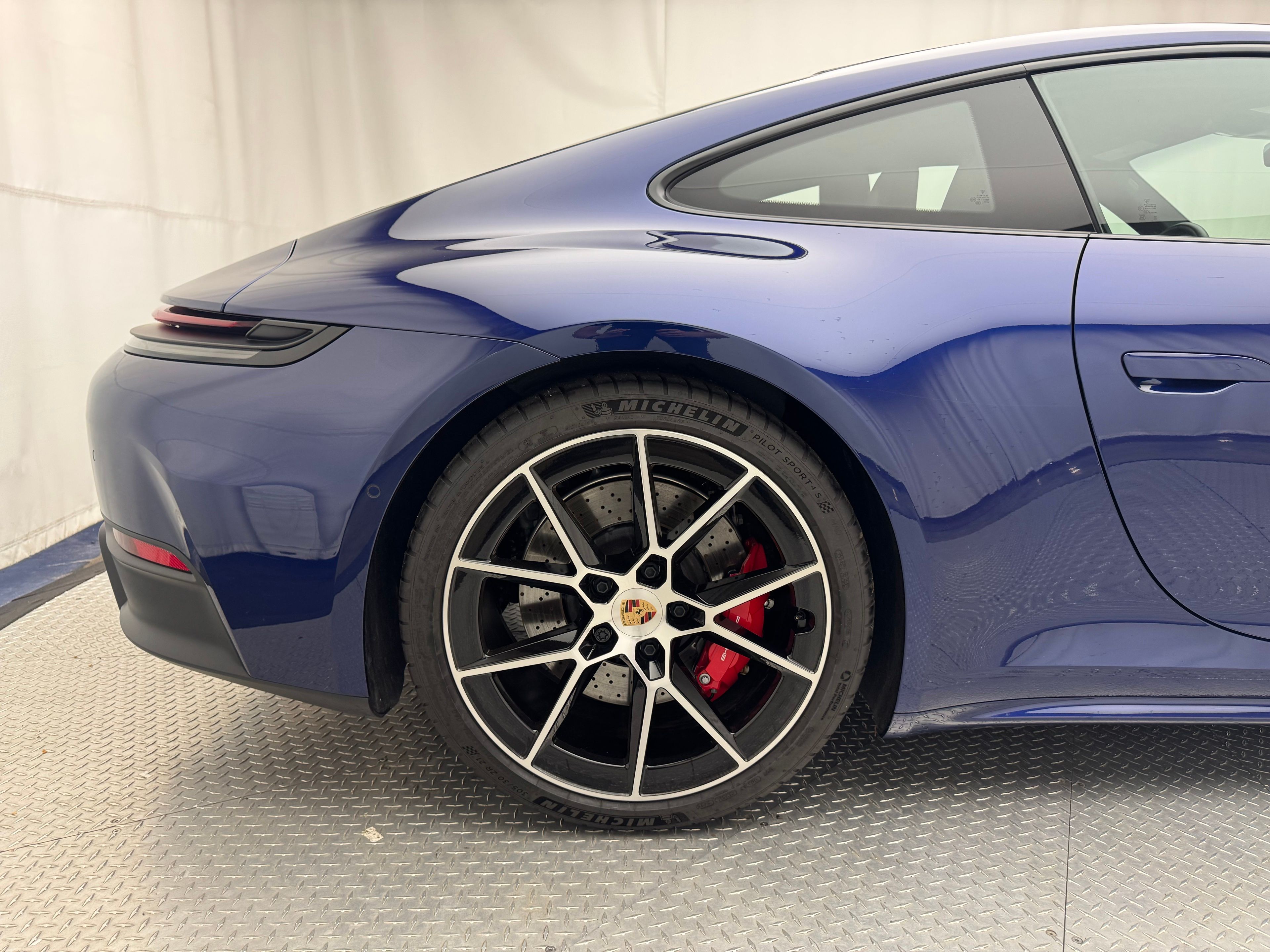 Thumbnail: 2026 Porsche 911 - 15
