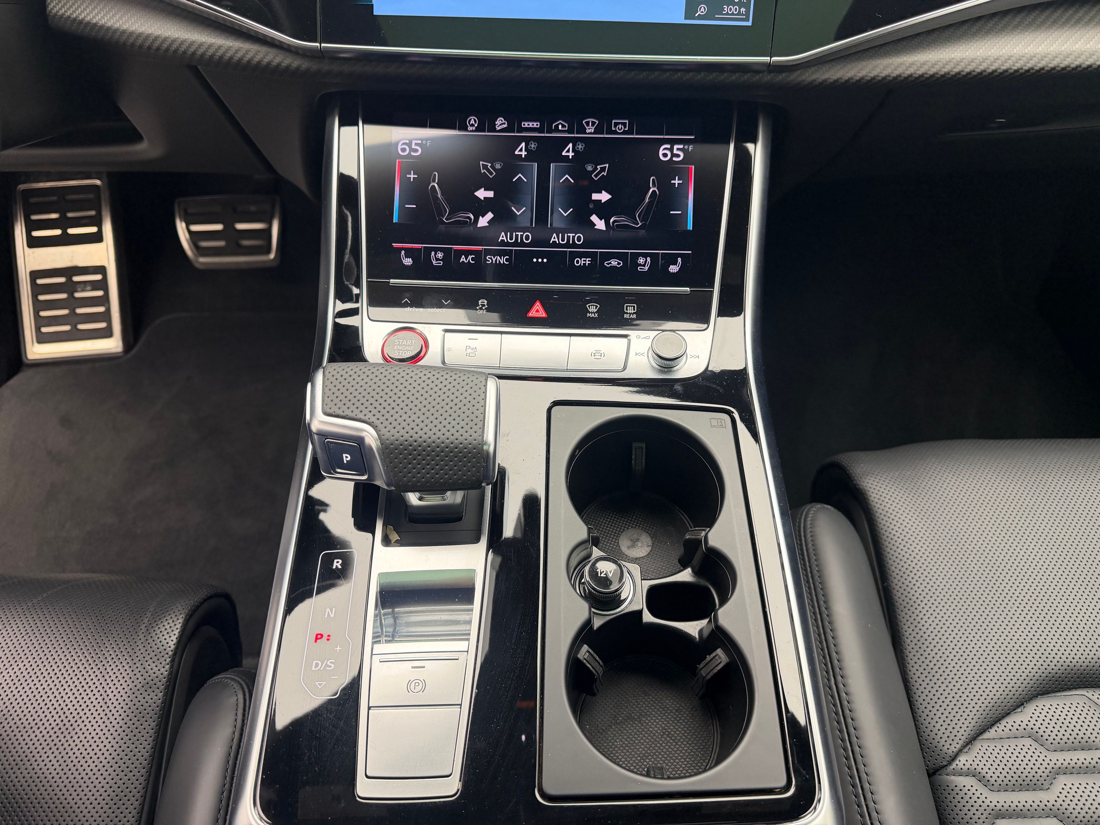 Thumbnail: 2022 Audi RS Q8 - 27