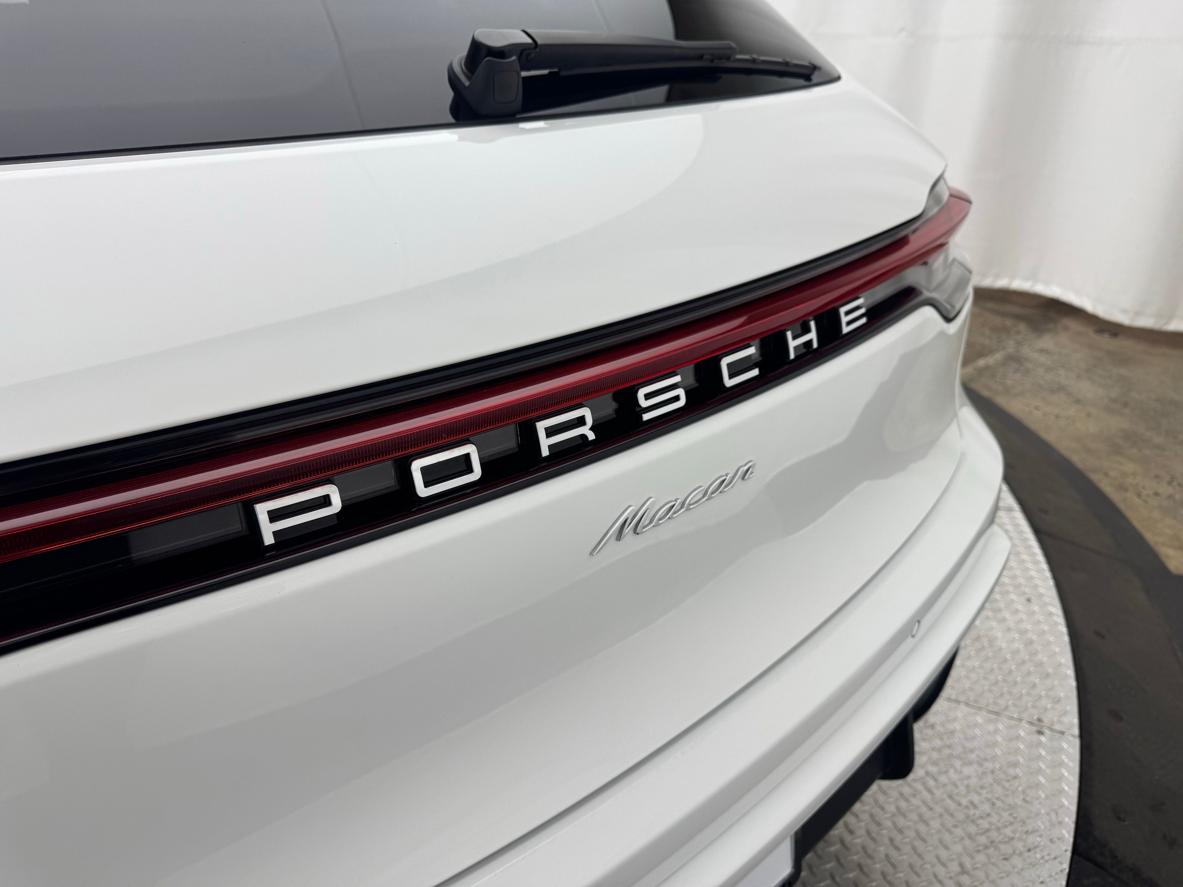 Thumbnail: 2023 Porsche Macan - 7