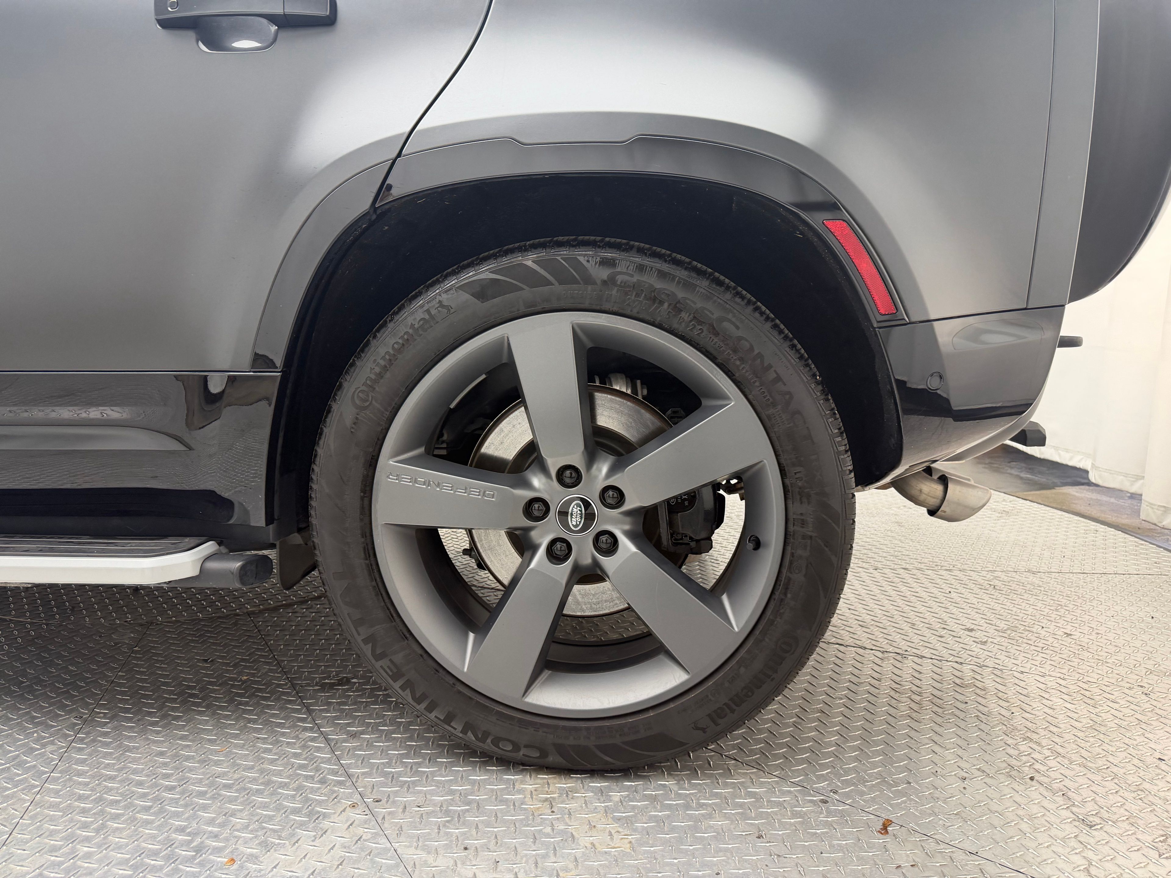 Thumbnail: 2023 Land Rover Defender - 8