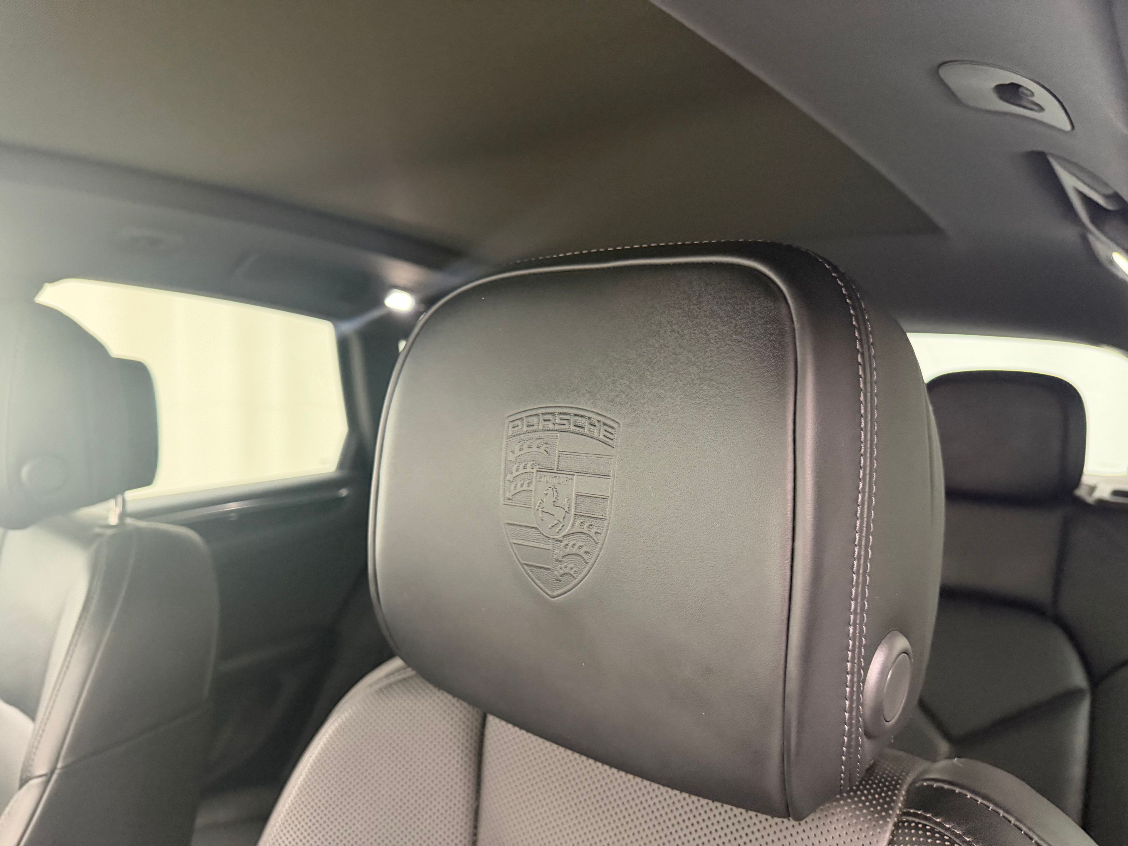 Thumbnail: 2023 Porsche Macan - 26