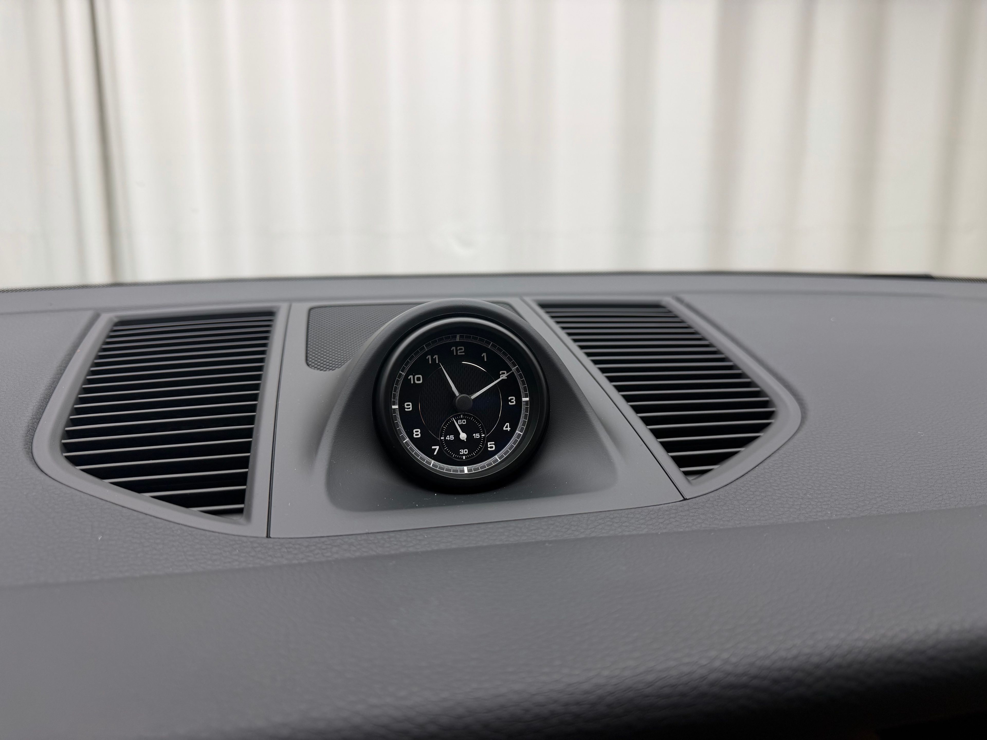 Thumbnail: 2026 Porsche Macan - 30