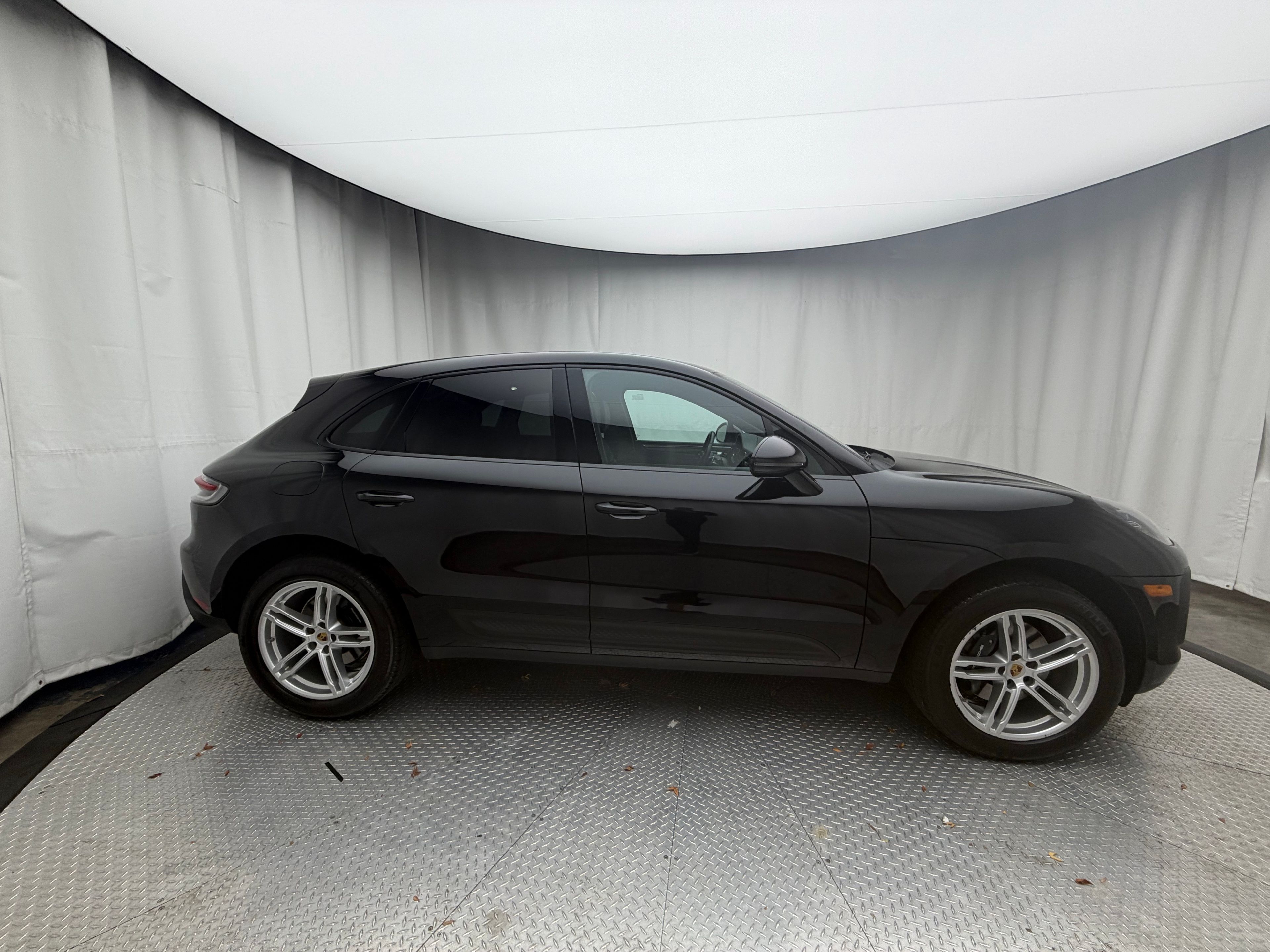 Thumbnail: 2023 Porsche Macan - 13