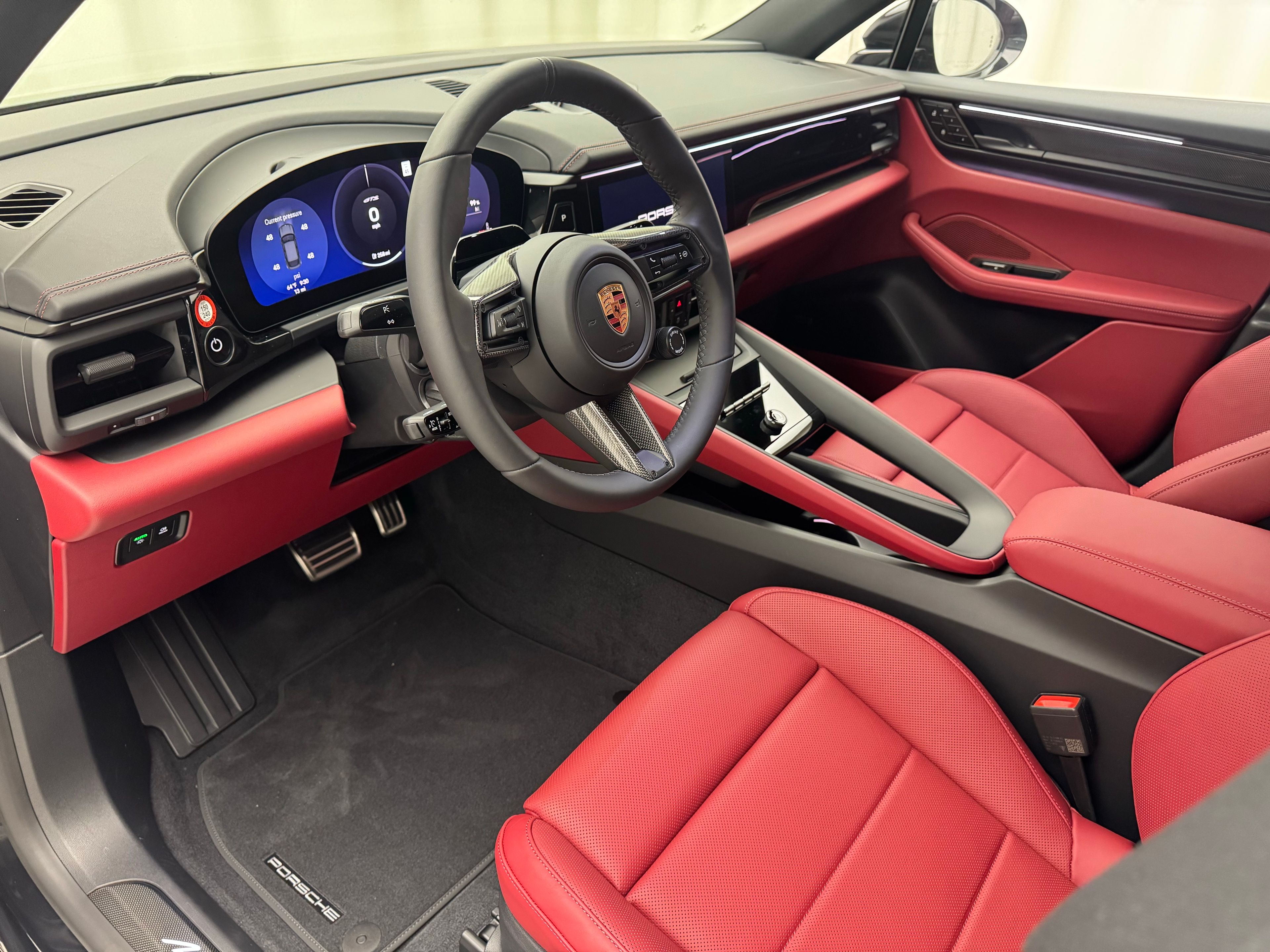 Thumbnail: 2026 Porsche Macan - 4