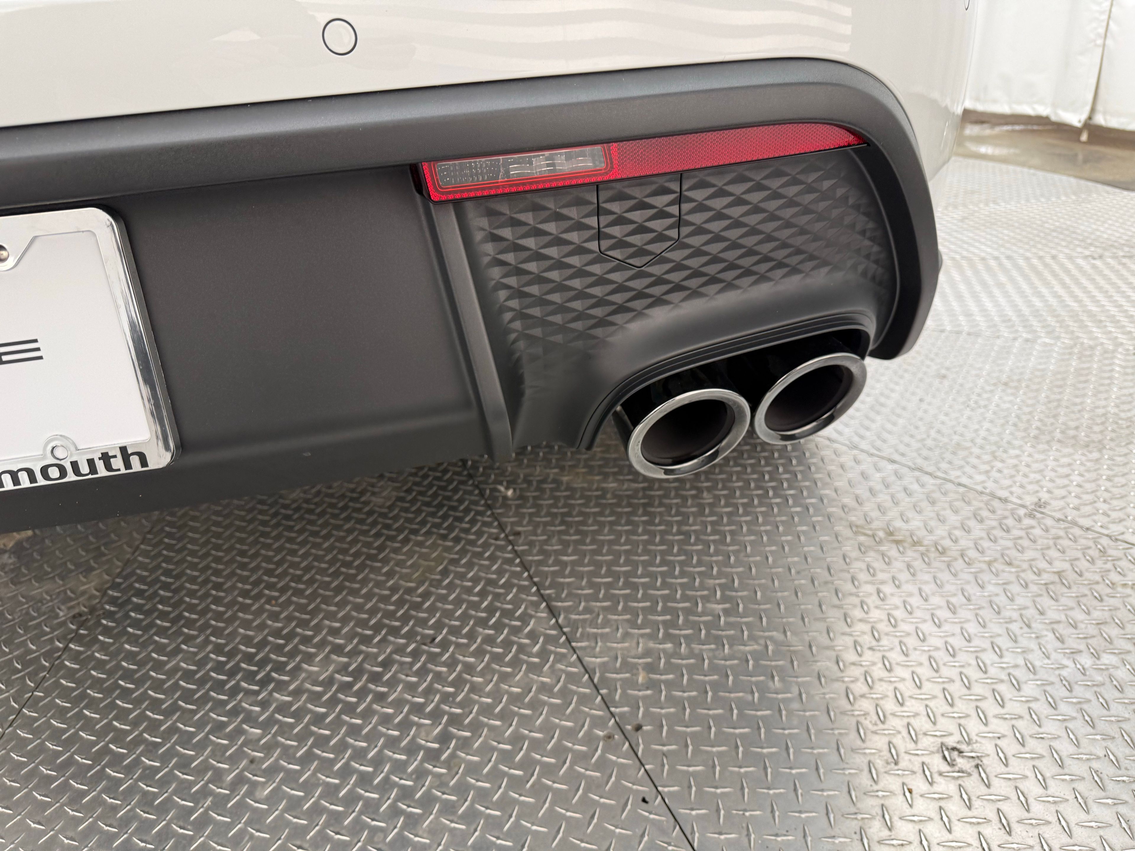 Thumbnail: 2026 Porsche Macan - 19