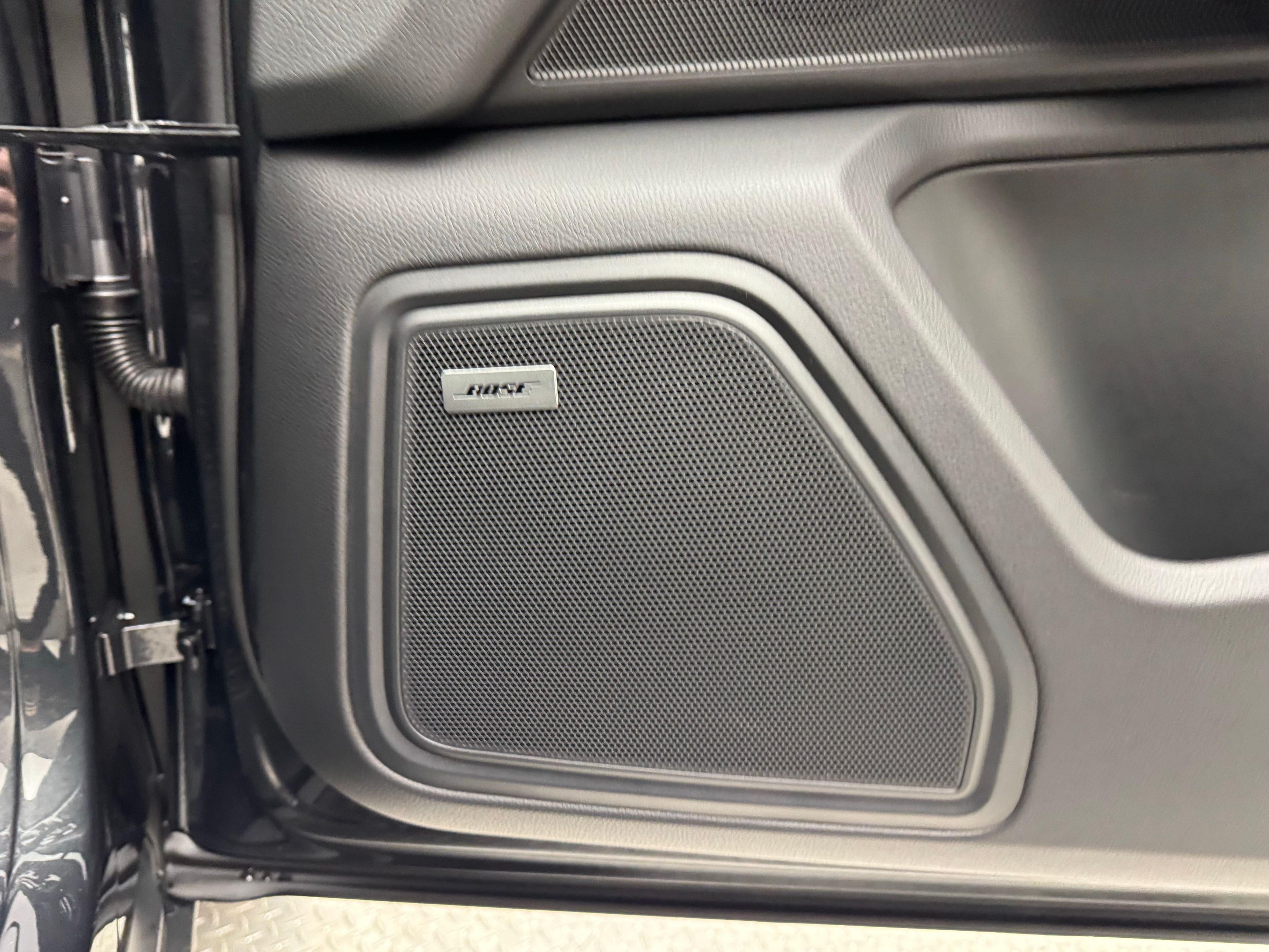 Thumbnail: 2026 Porsche Macan - 22