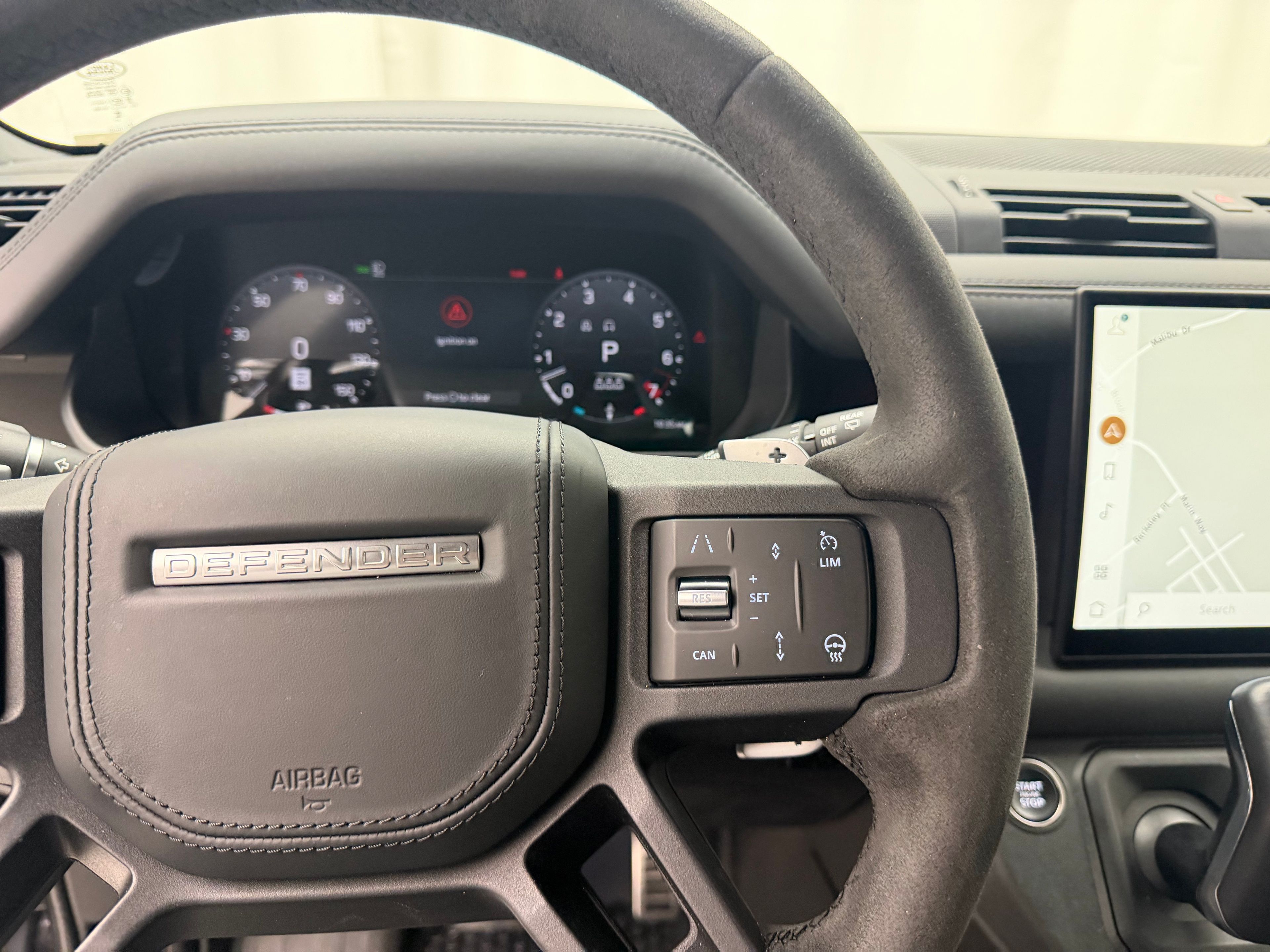 Thumbnail: 2023 Land Rover Defender - 31