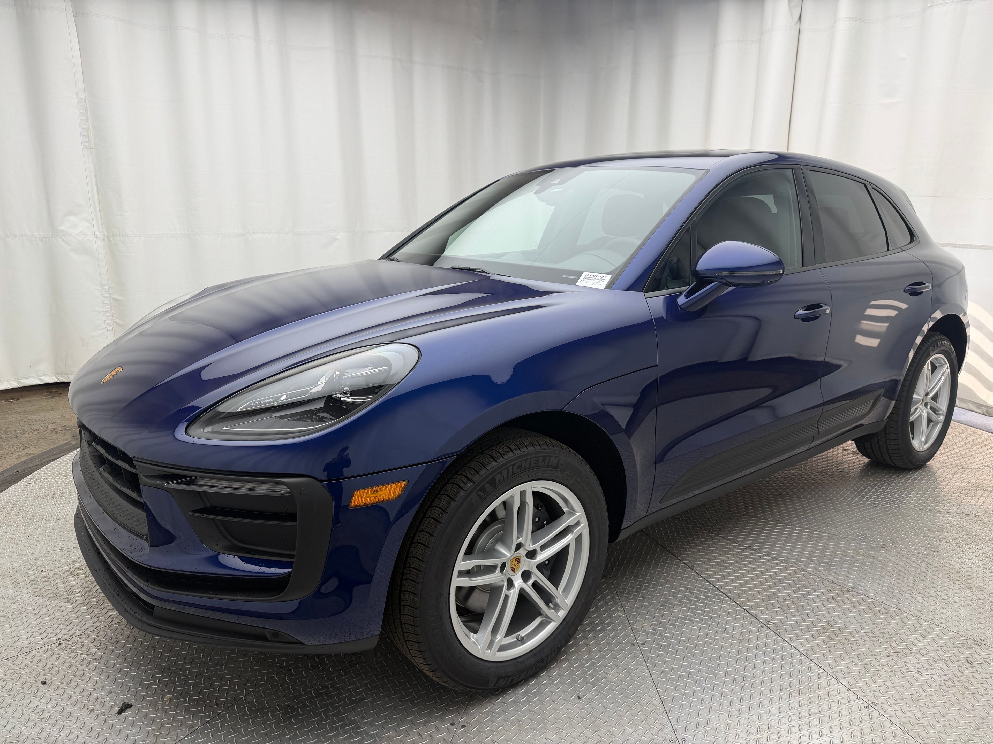 Thumbnail: 2026 Porsche Macan - 1
