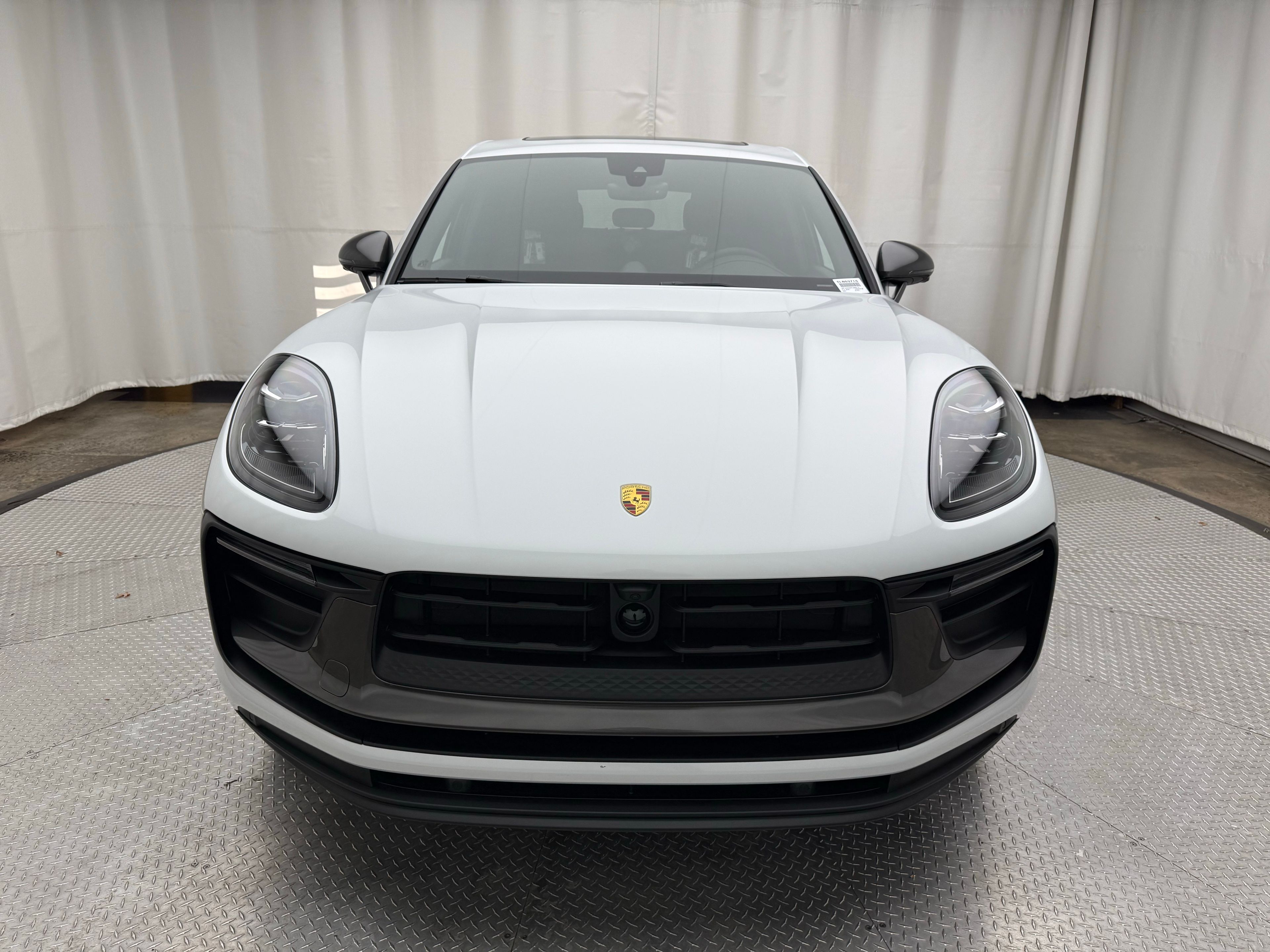 Thumbnail: 2026 Porsche Macan - 7