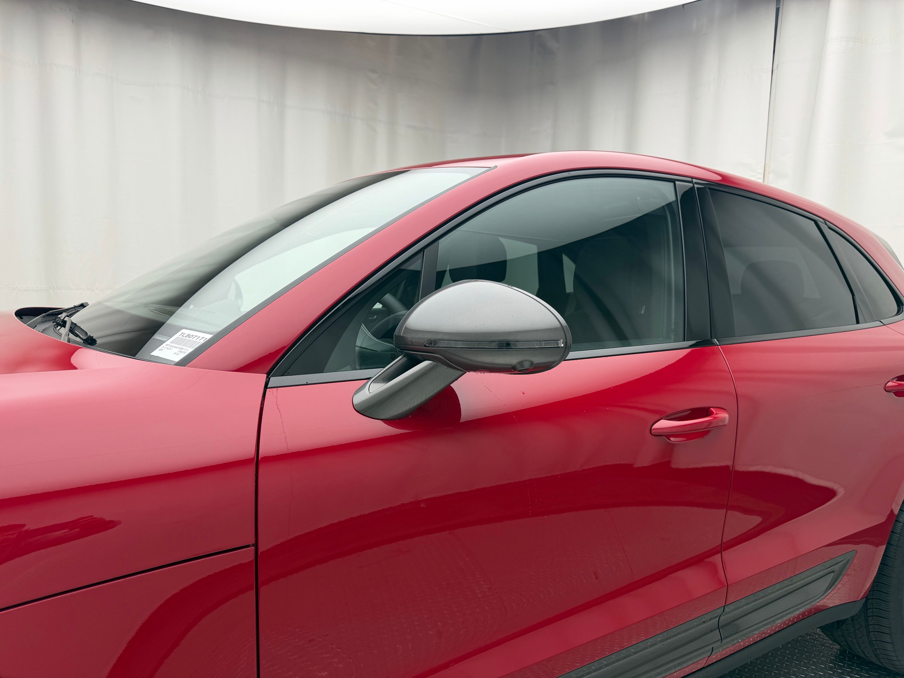 Thumbnail: 2026 Porsche Macan - 2