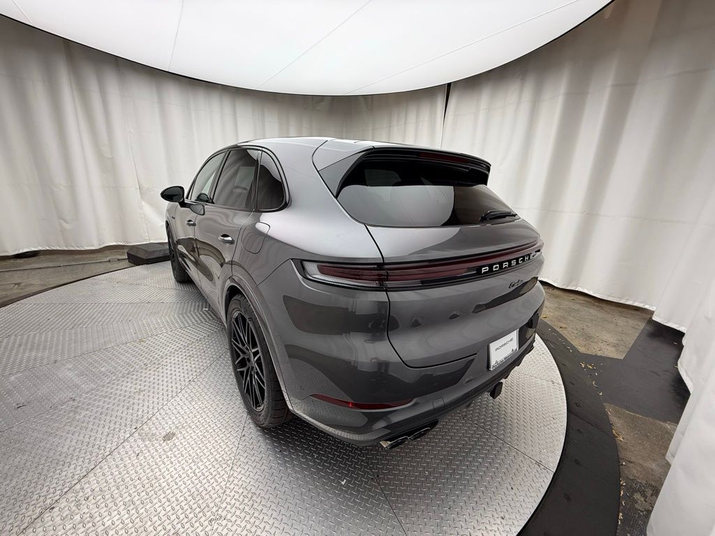Thumbnail: 2025 Porsche Cayenne - 3
