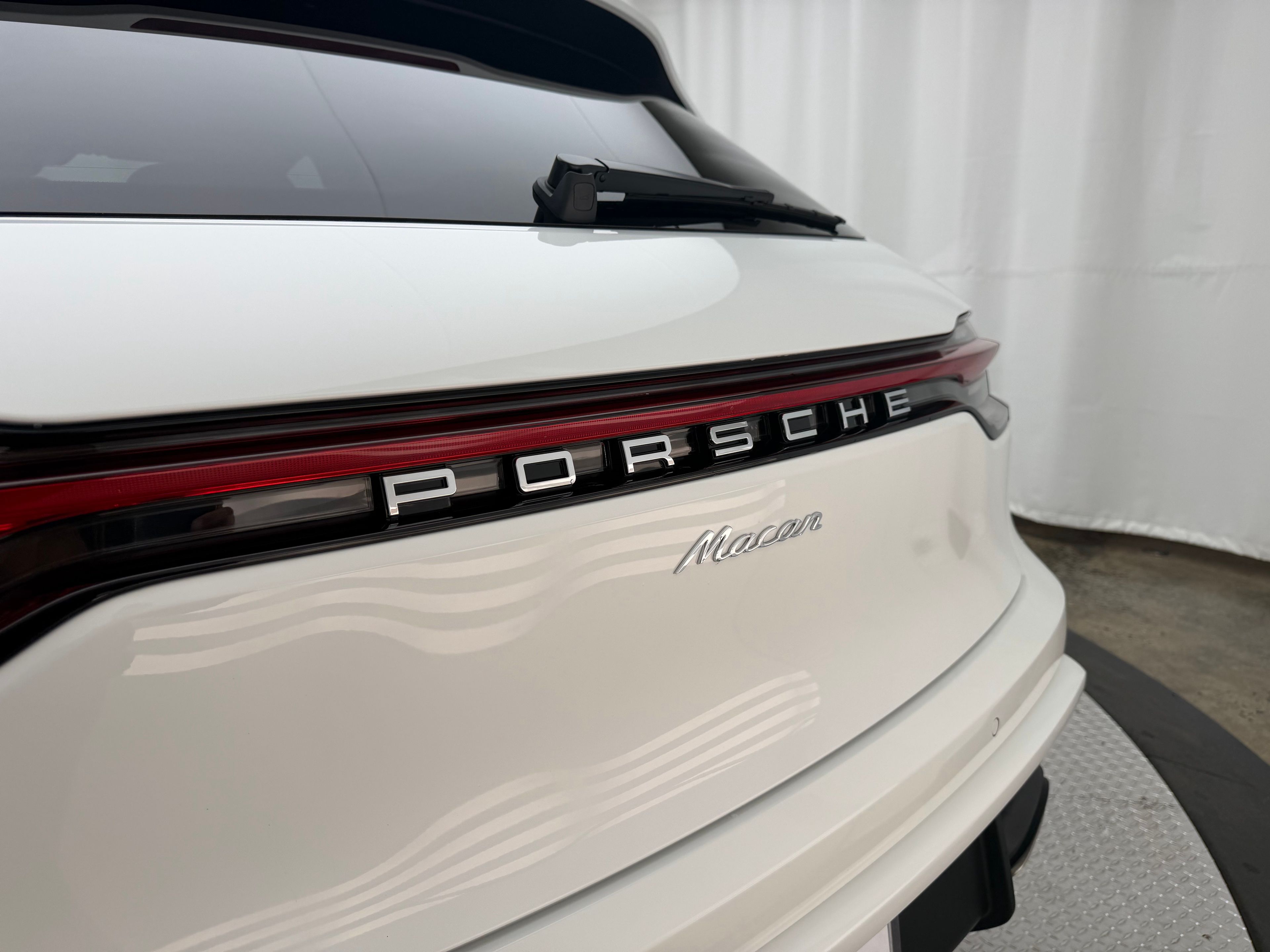 Thumbnail: 2026 Porsche Macan - 12