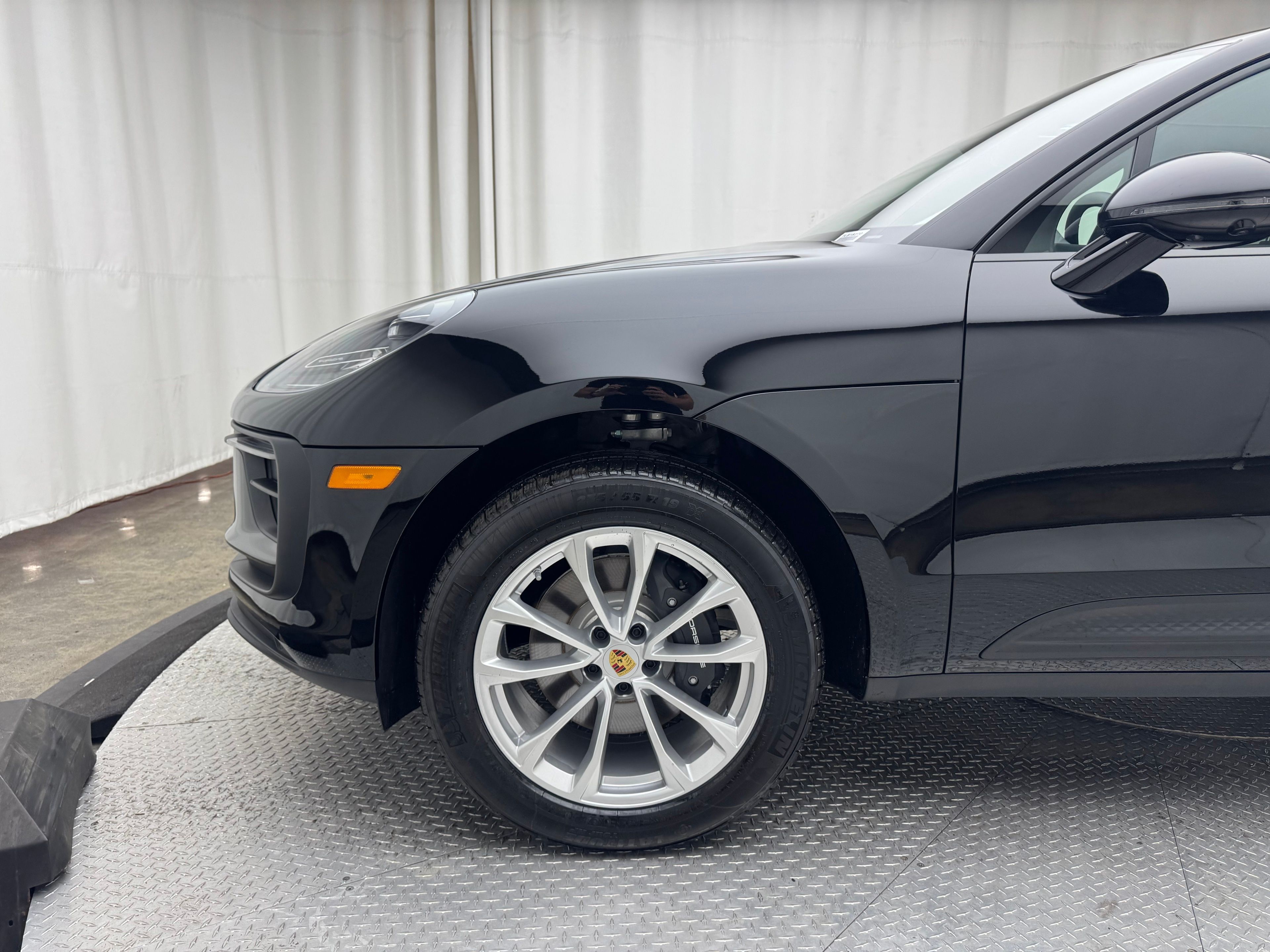 Thumbnail: 2026 Porsche Macan - 7