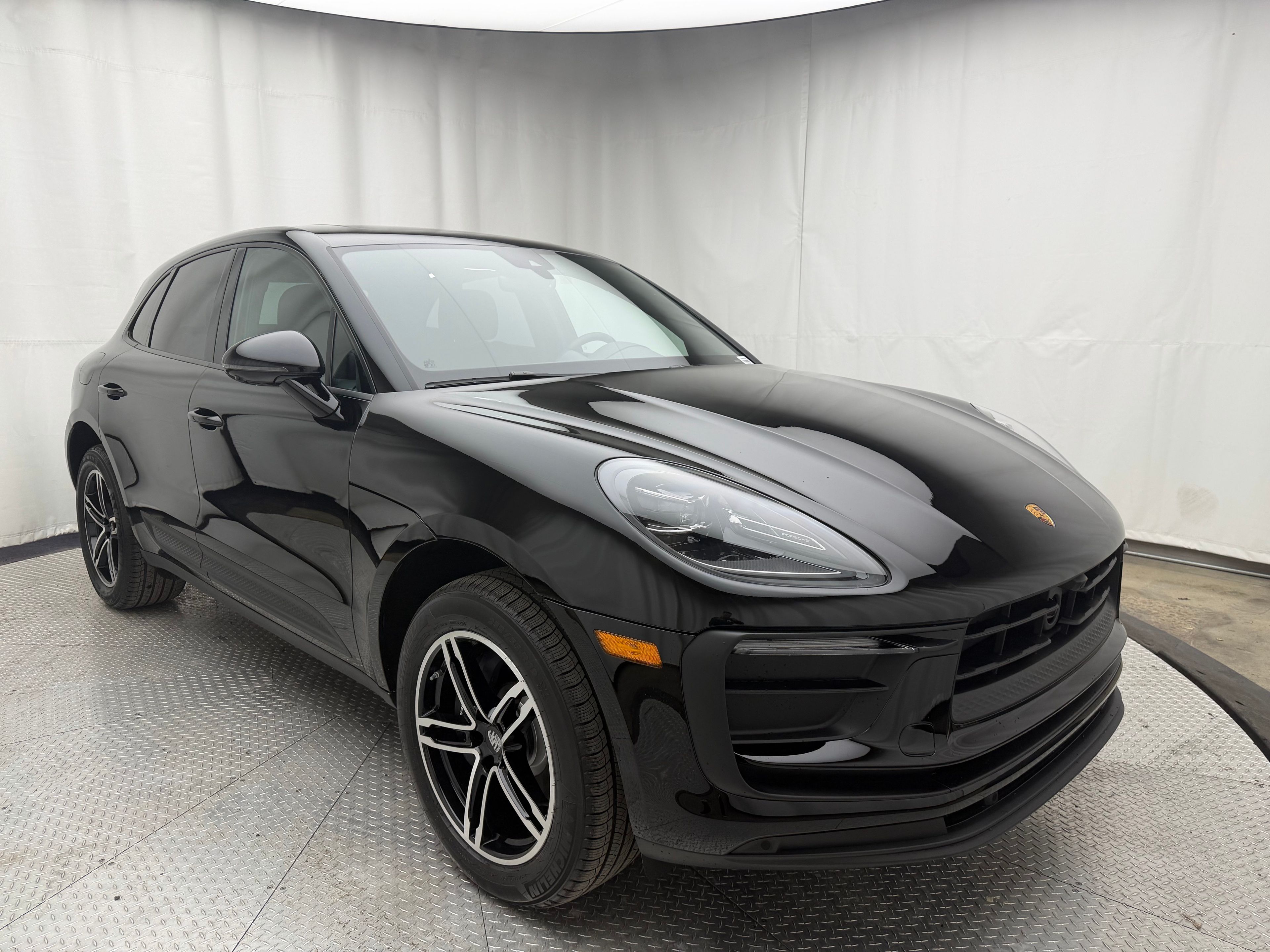 Thumbnail: 2026 Porsche Macan - 18