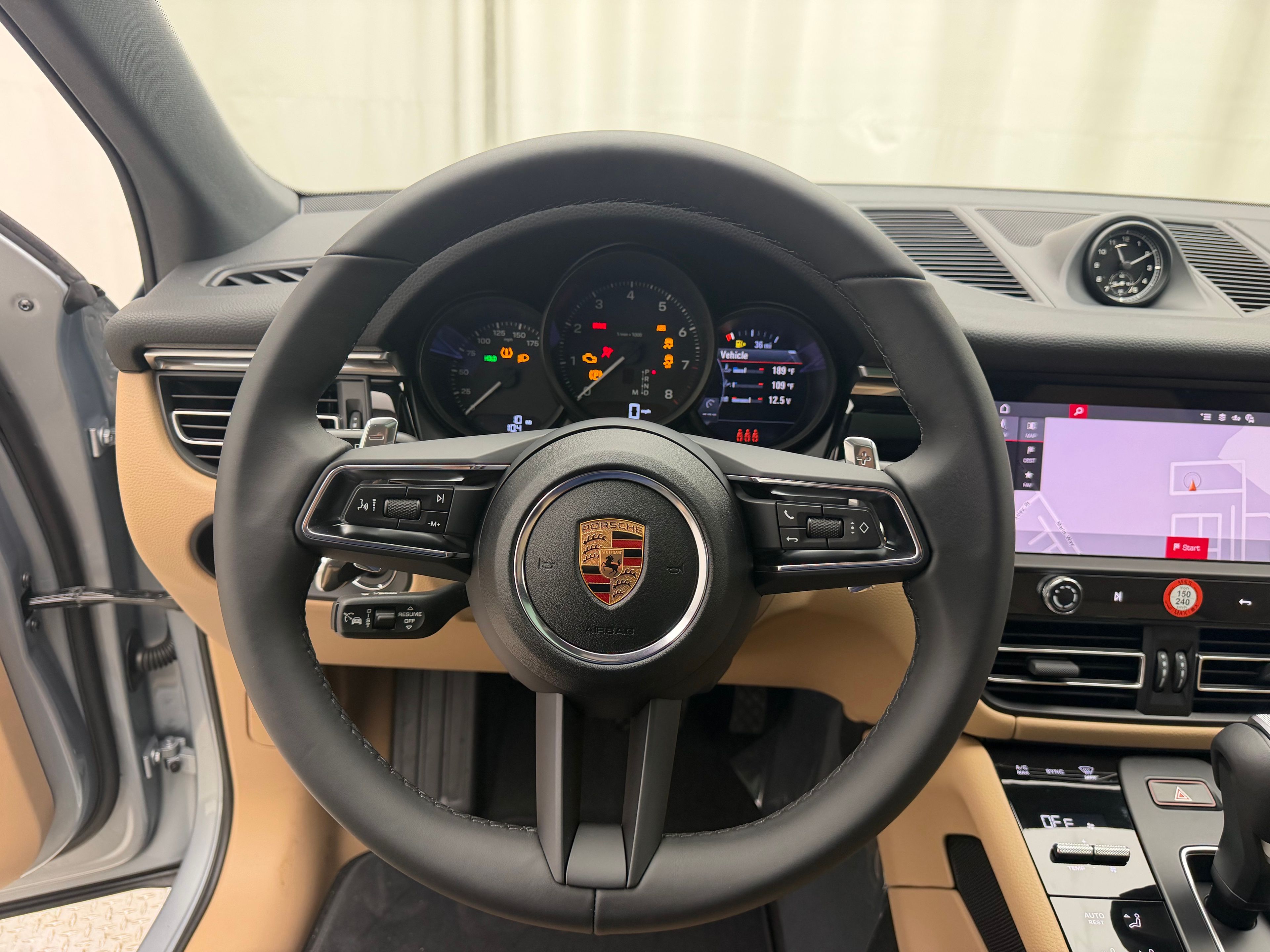 Thumbnail: 2026 Porsche Macan - 6