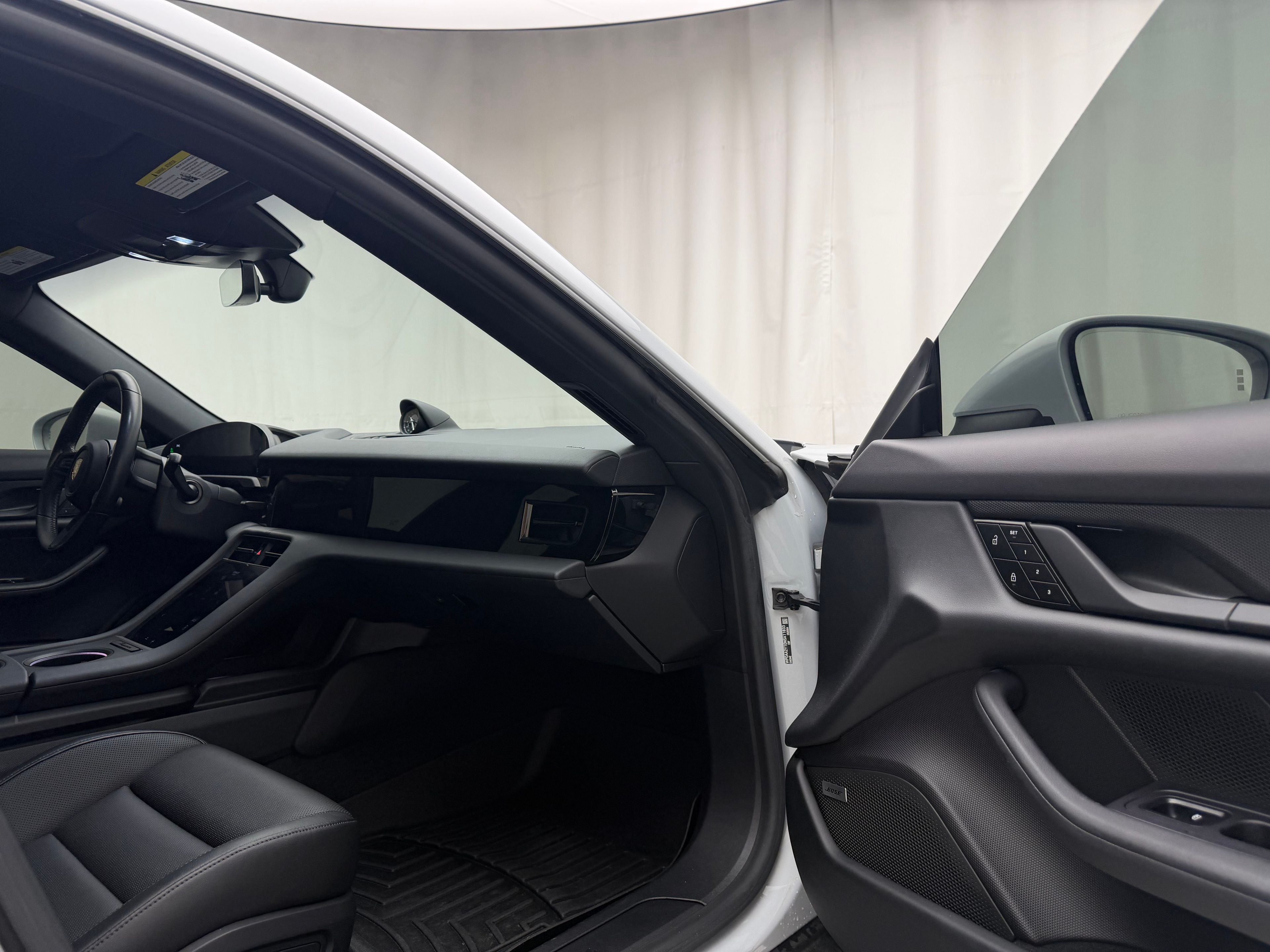 Thumbnail: 2022 Porsche Taycan - 18