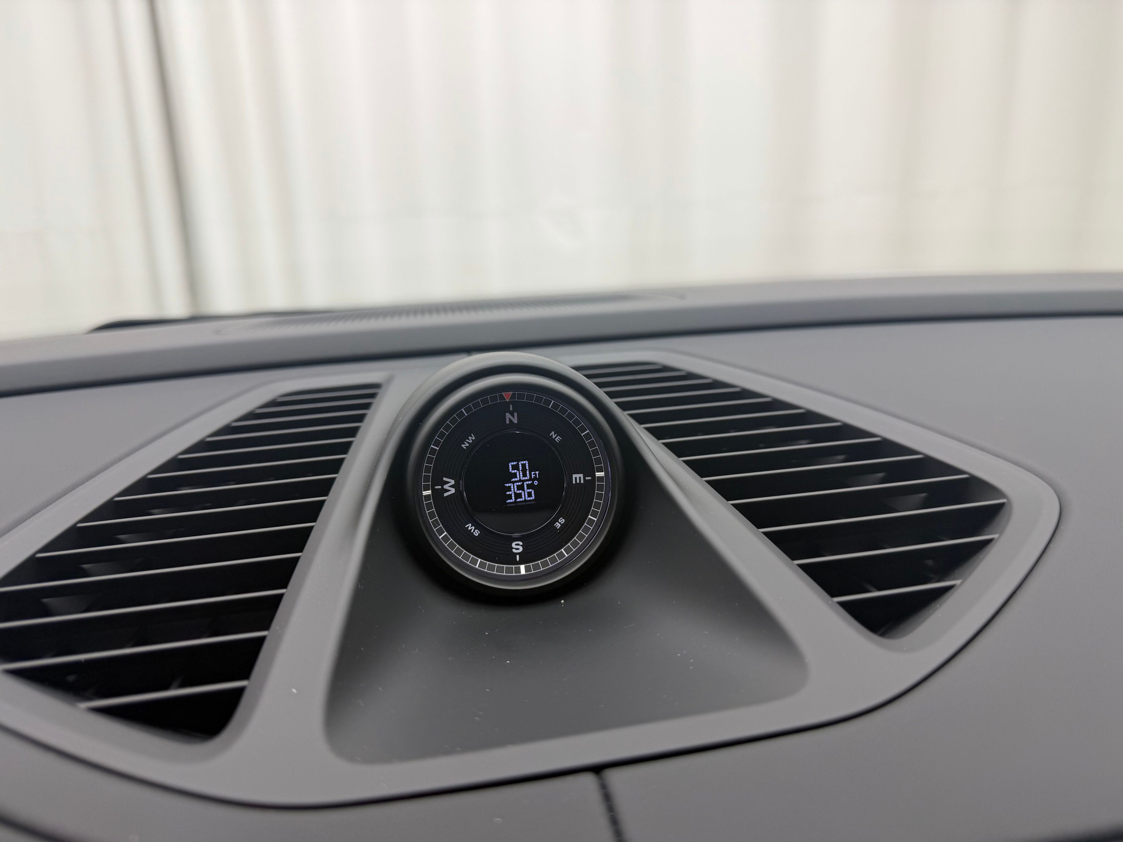 Thumbnail: 2026 Porsche Macan - 31