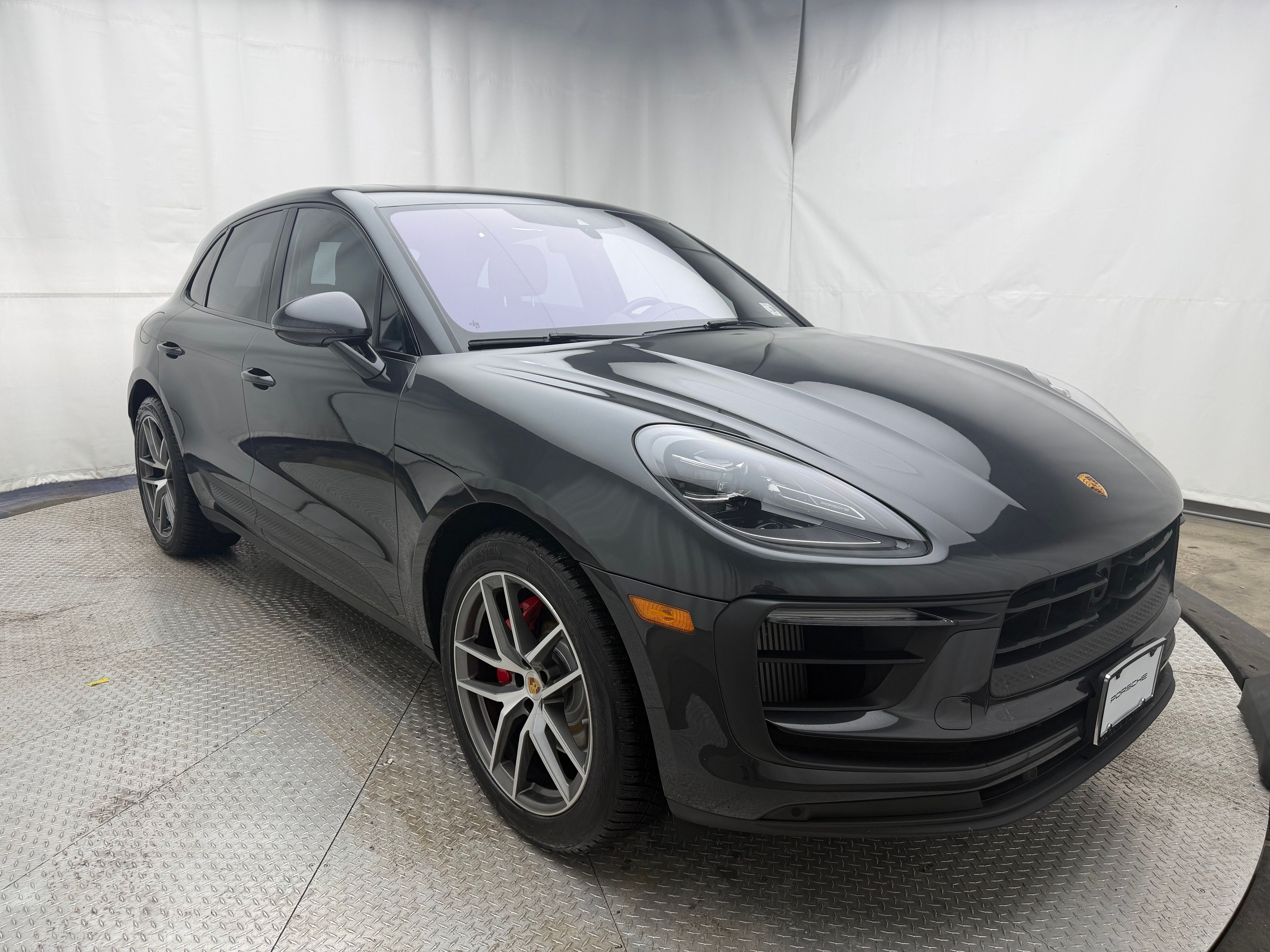 Thumbnail: 2023 Porsche Macan - 17