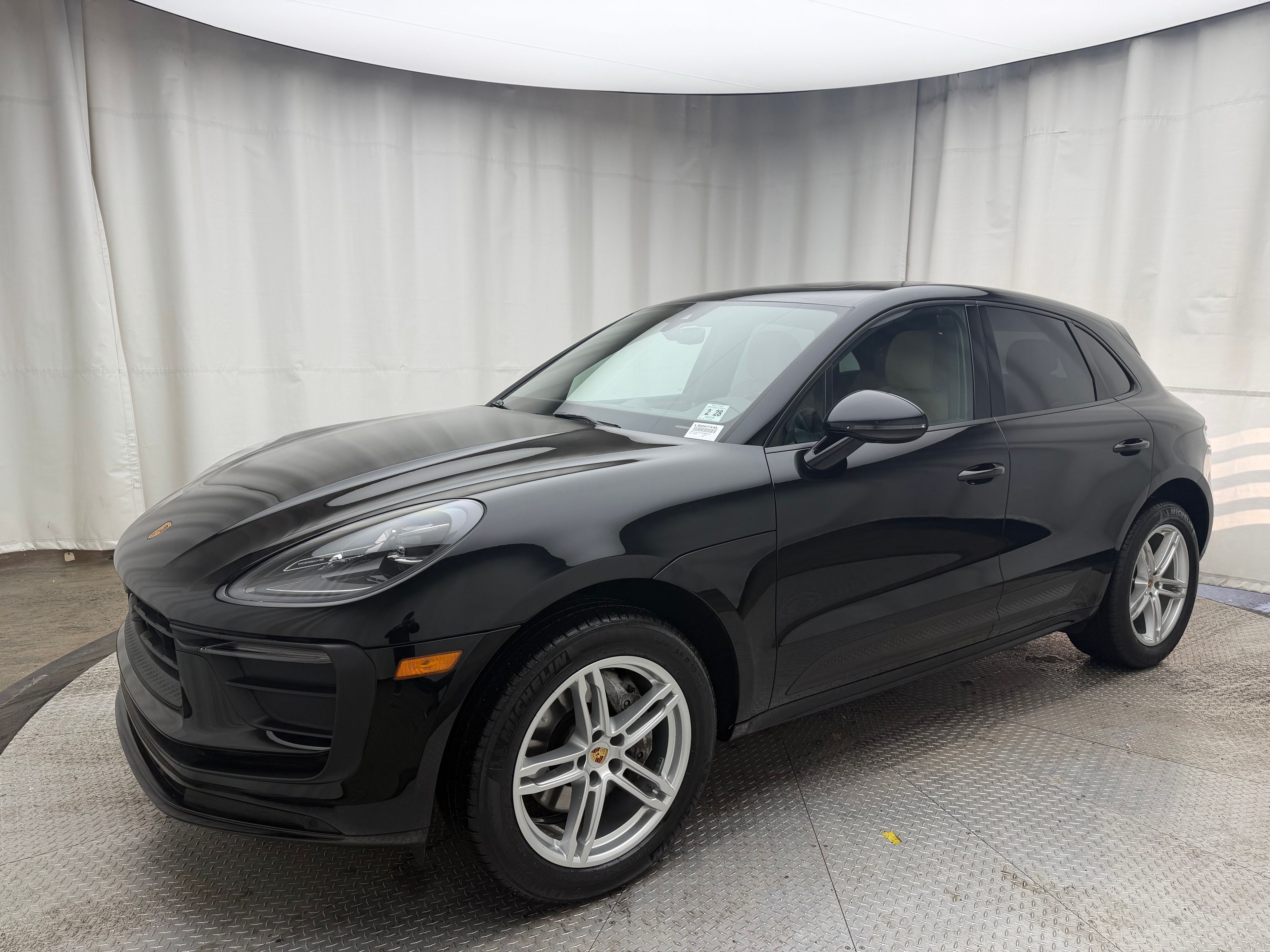 Thumbnail: 2023 Porsche Macan - 1