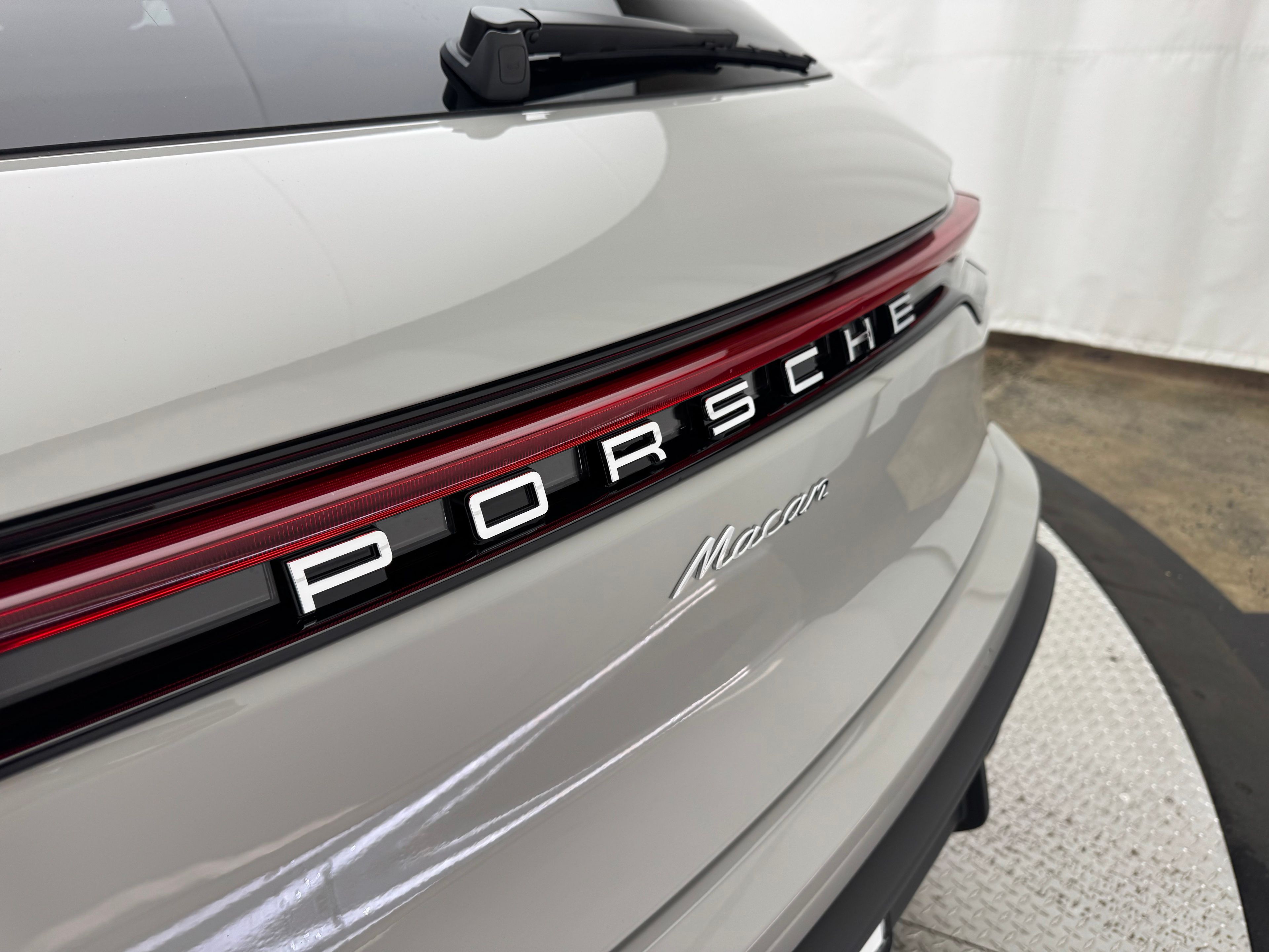 Thumbnail: 2026 Porsche Macan - 11