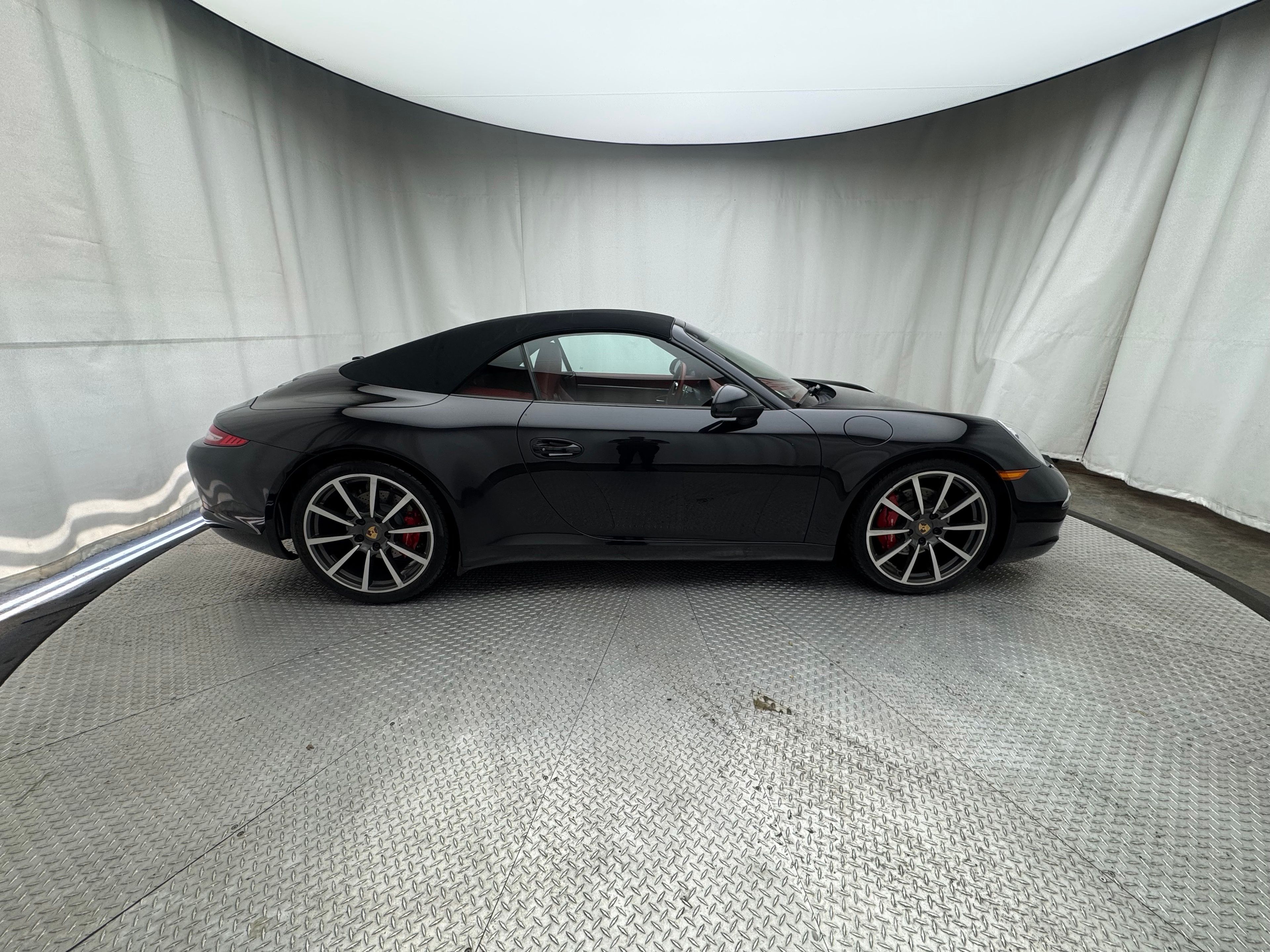 Thumbnail: 2013 Porsche 911 - 16