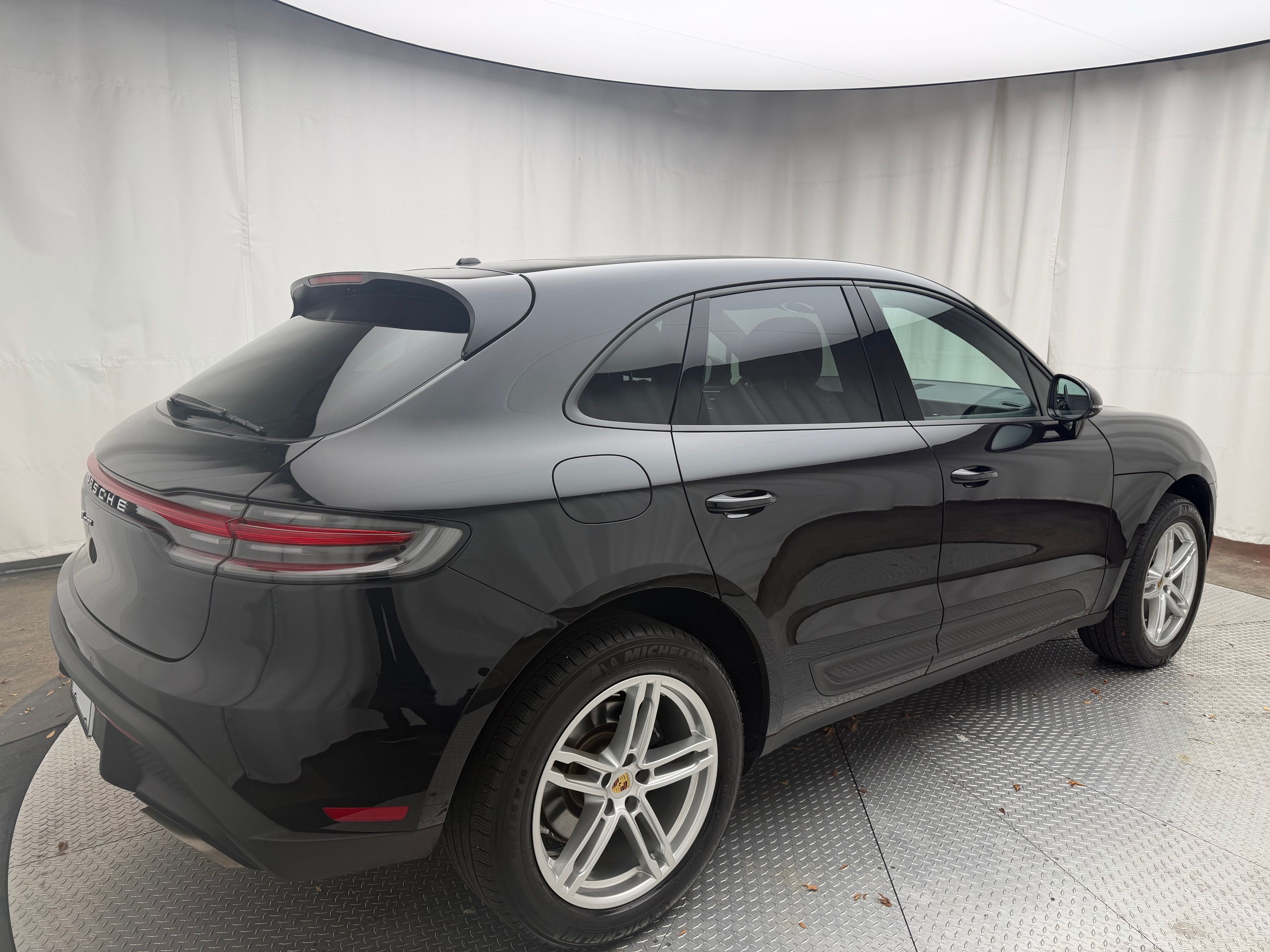 Thumbnail: 2023 Porsche Macan - 15