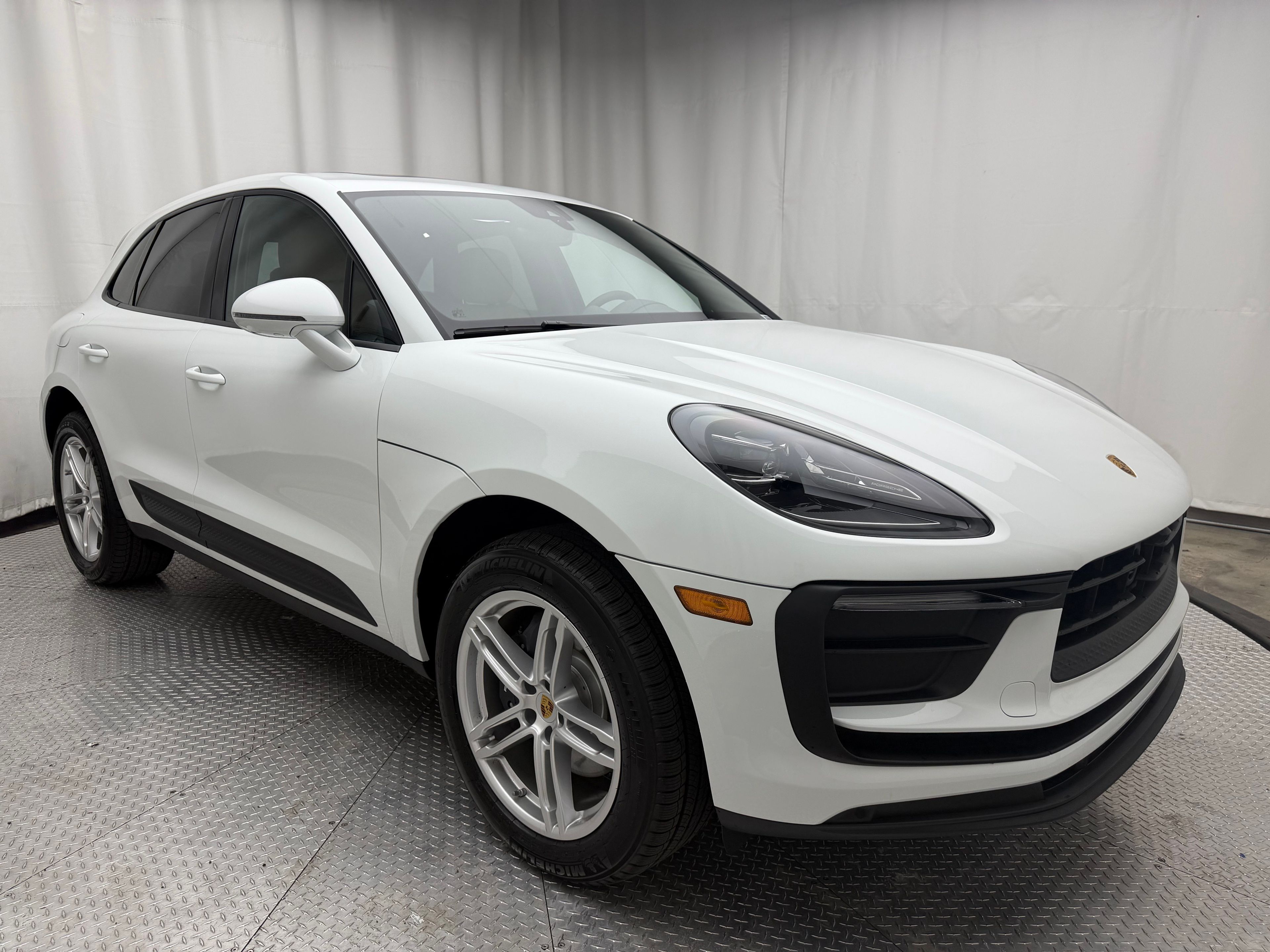 Thumbnail: 2026 Porsche Macan - 13