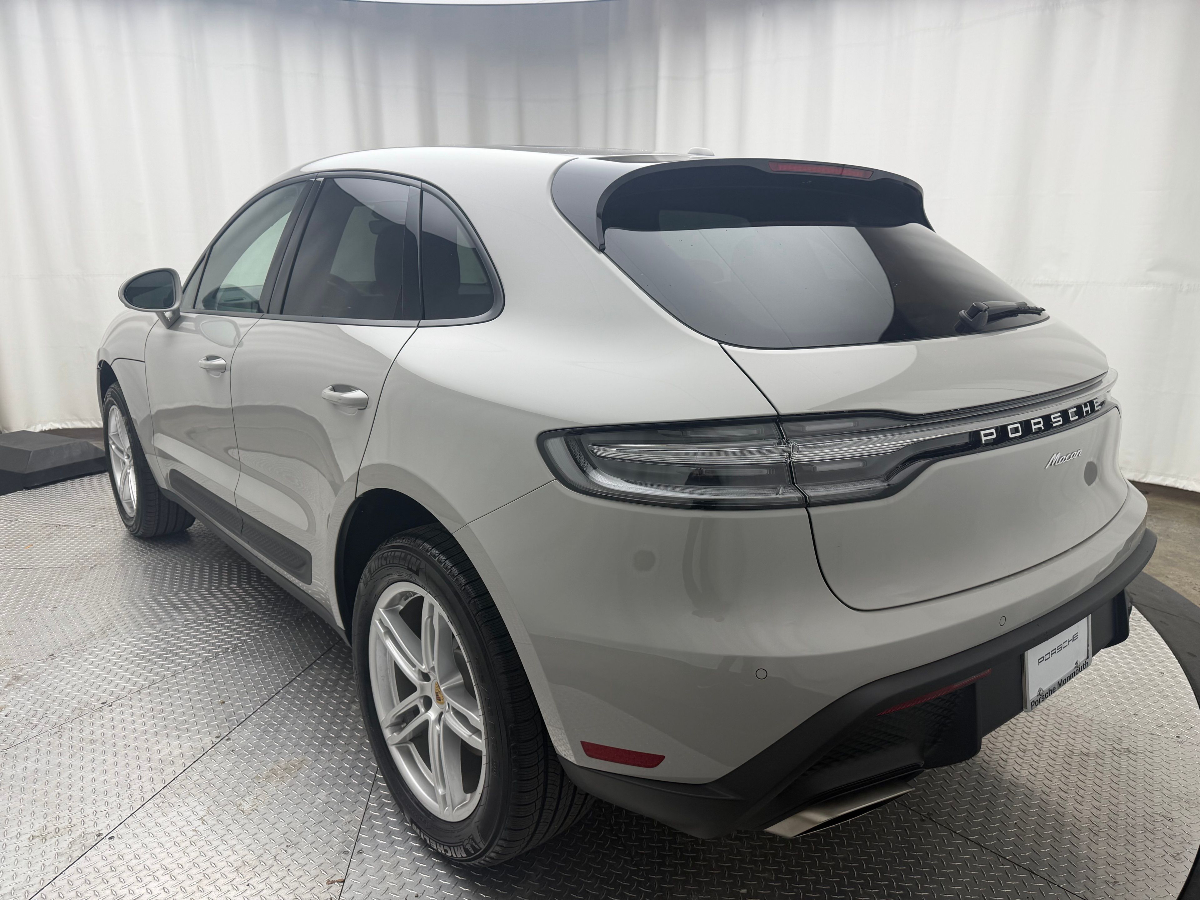 Thumbnail: 2026 Porsche Macan - 3