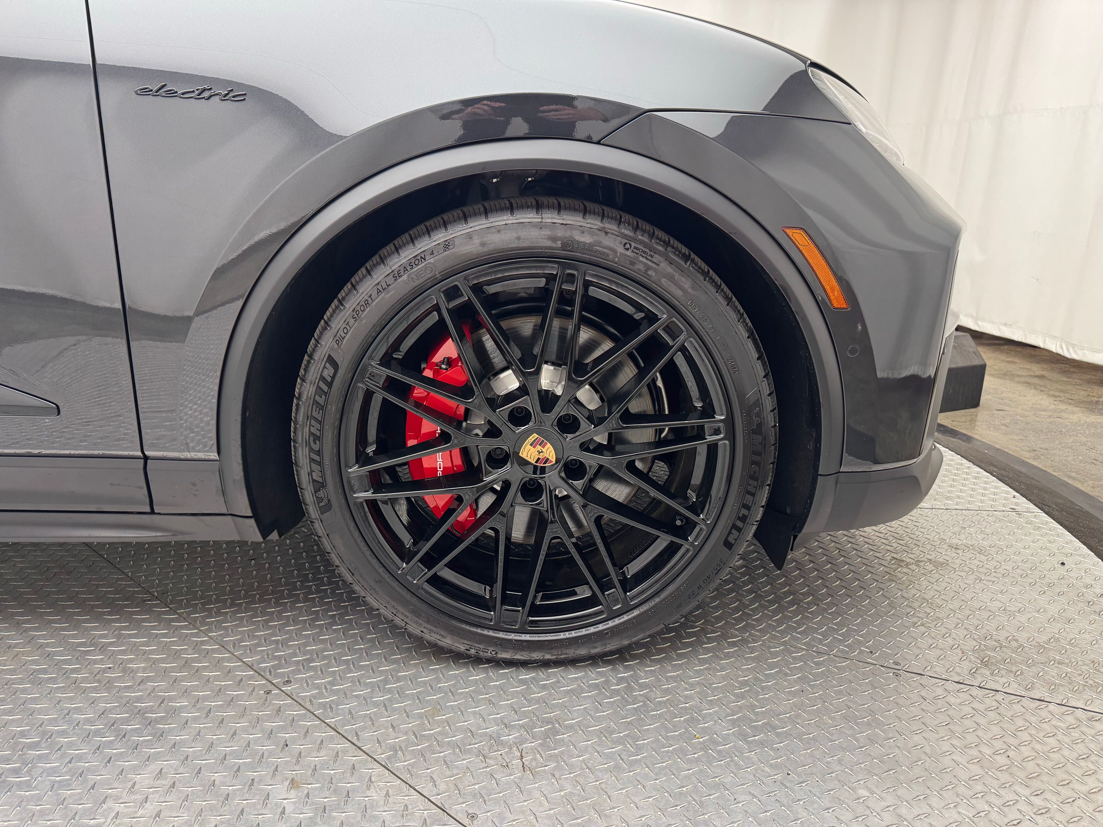 Thumbnail: 2026 Porsche Macan - 19