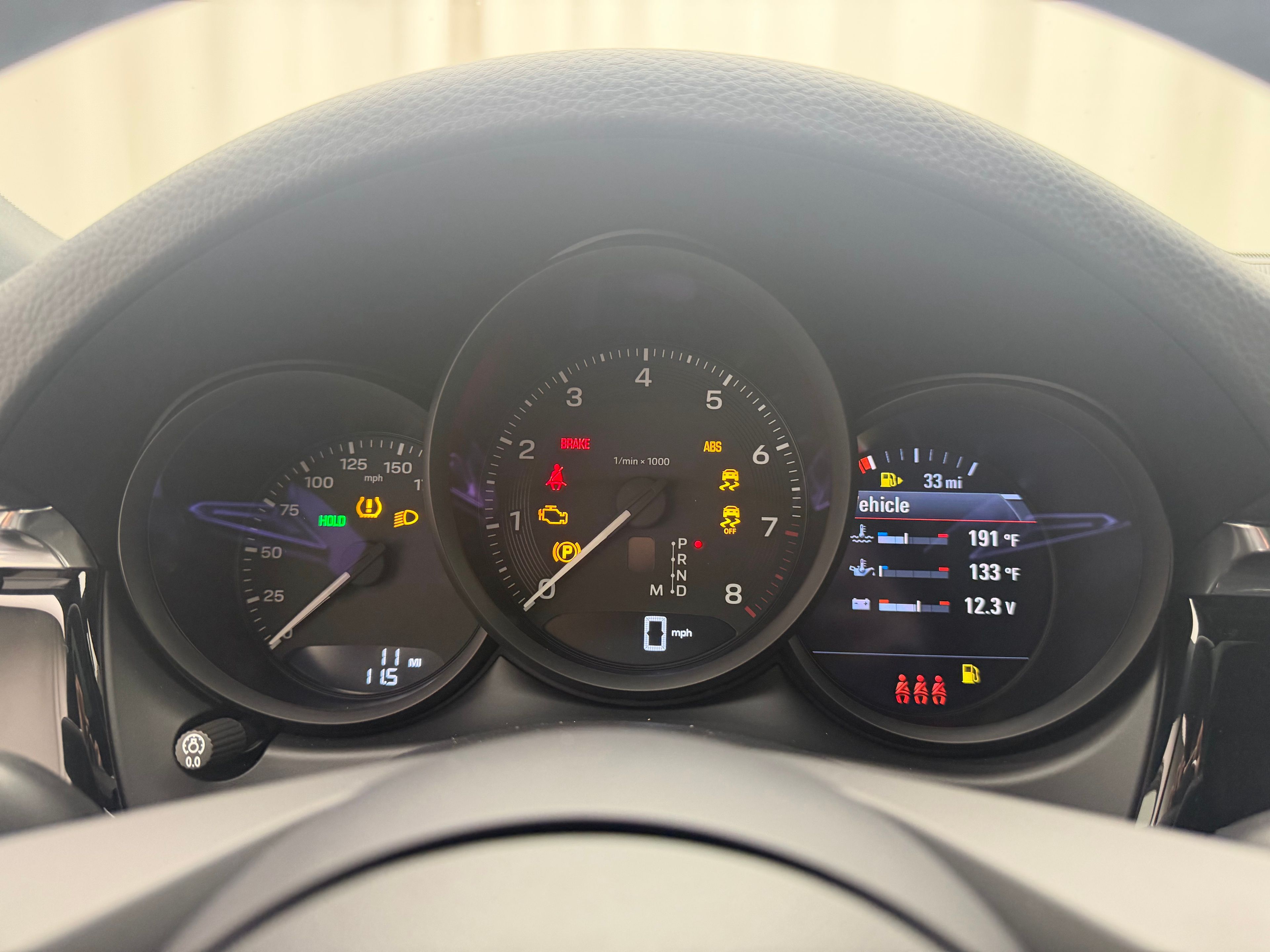 Thumbnail: 2026 Porsche Macan - 32