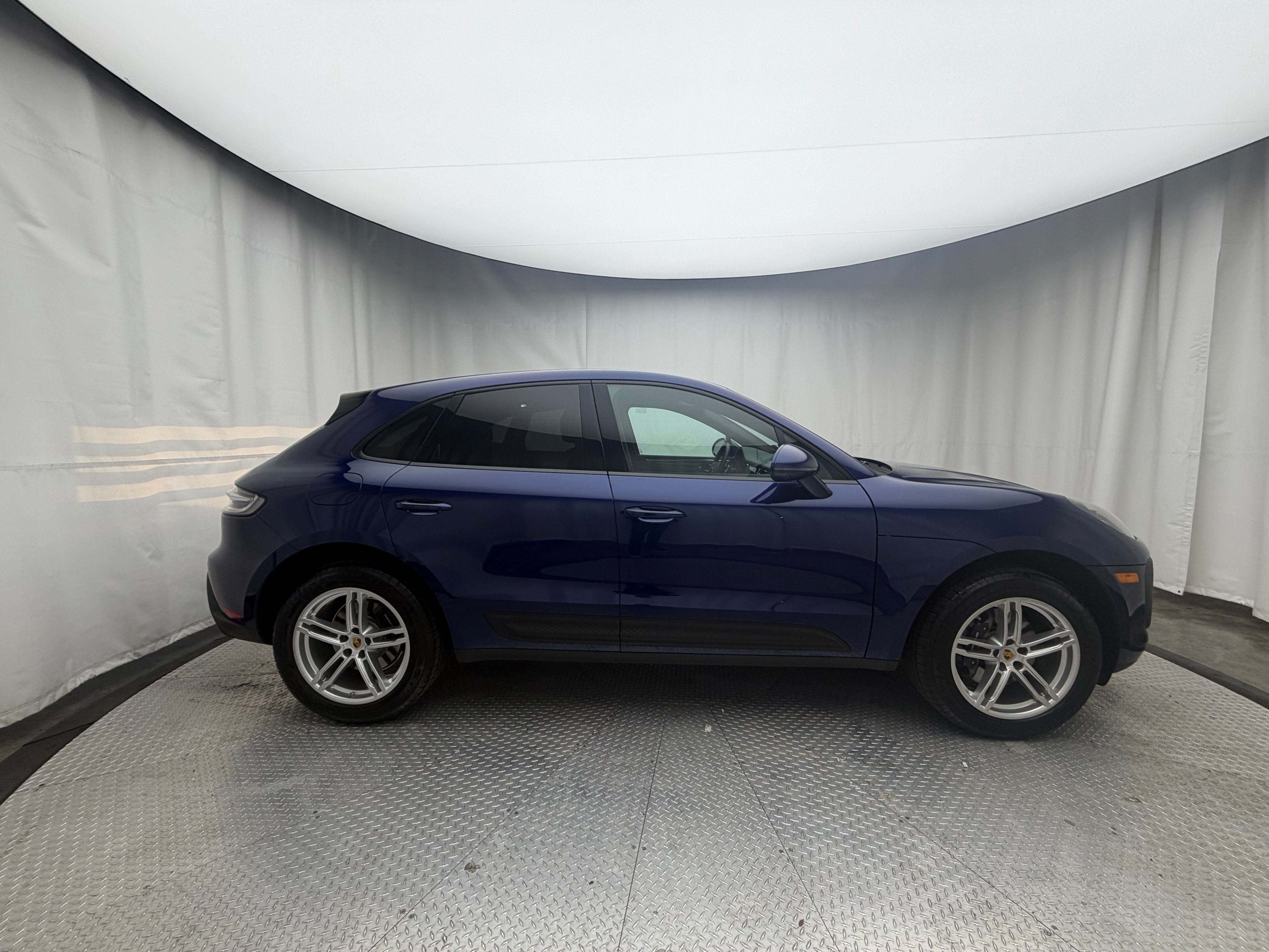 Thumbnail: 2025 Porsche Macan - 11