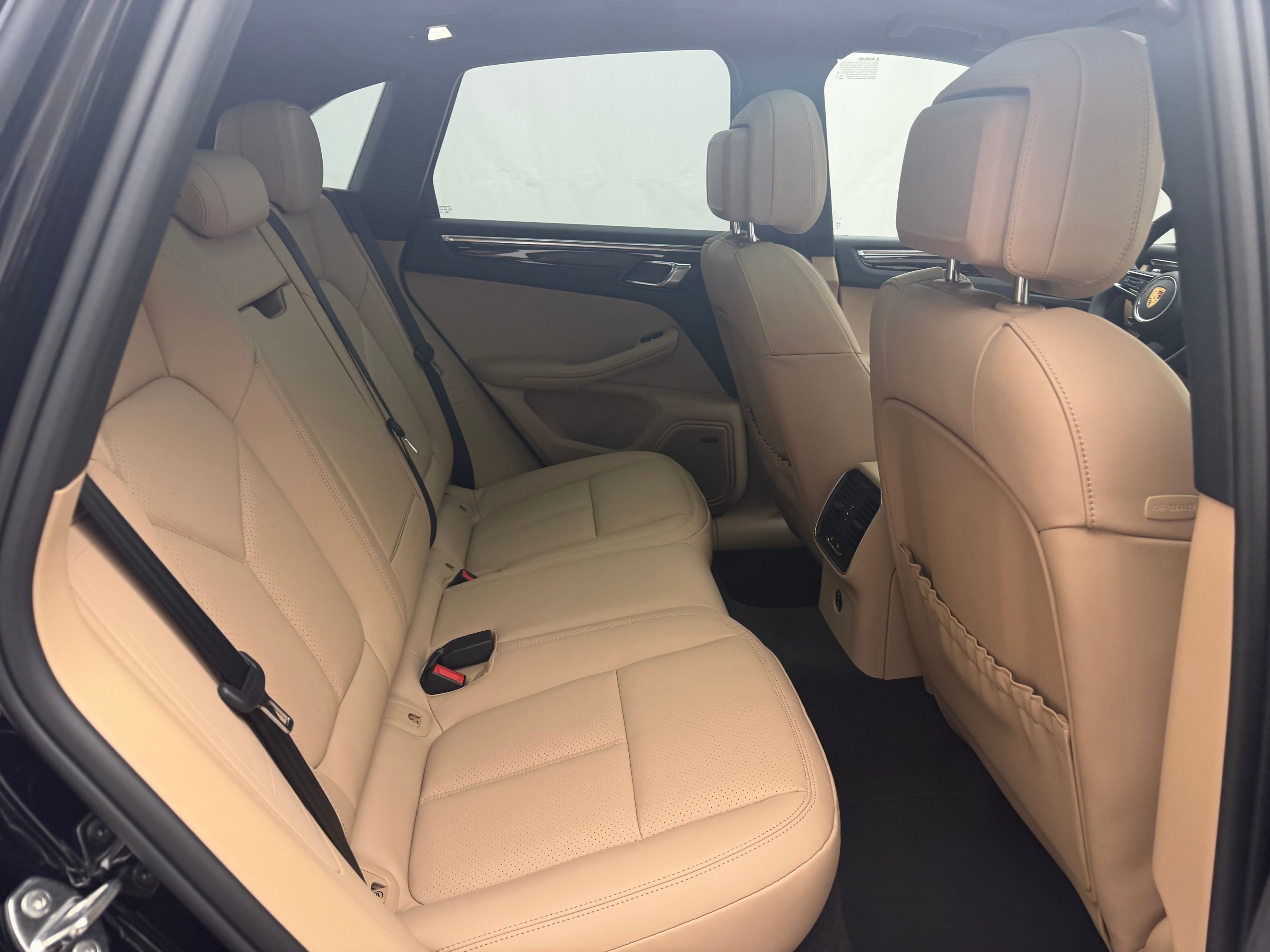 Thumbnail: 2026 Porsche Macan - 20