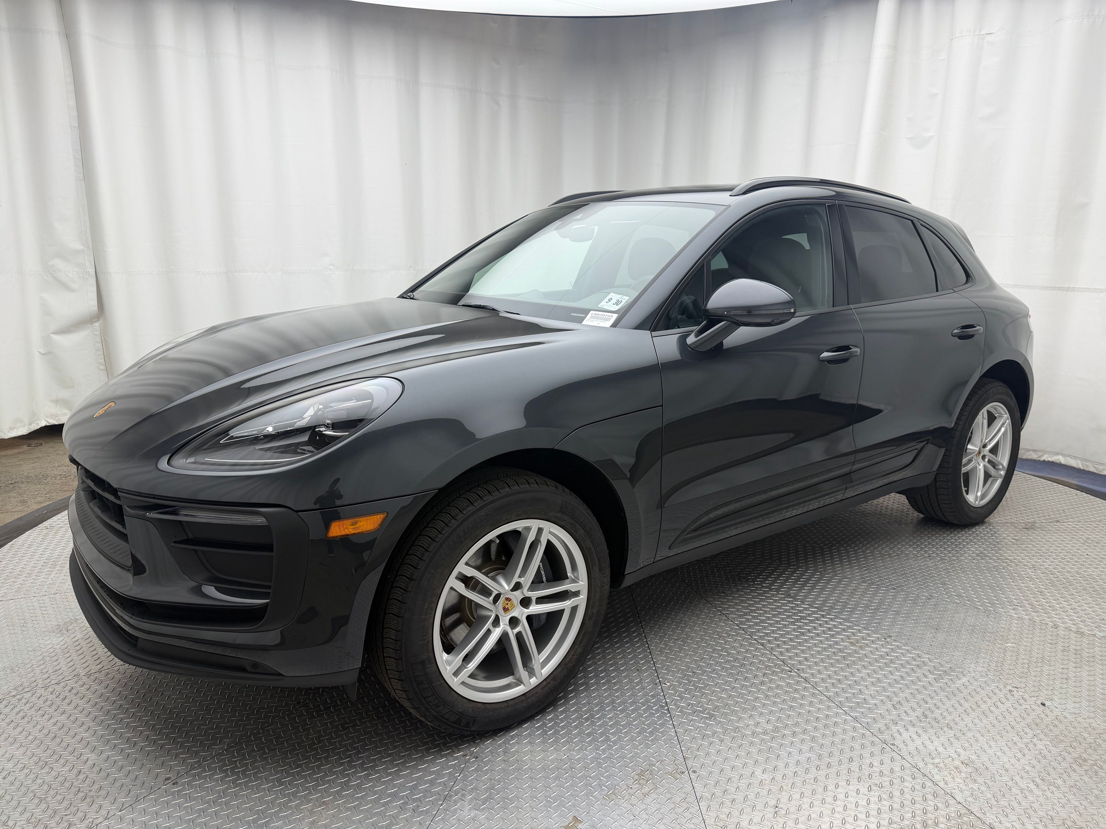 Thumbnail: 2026 Porsche Macan - 1