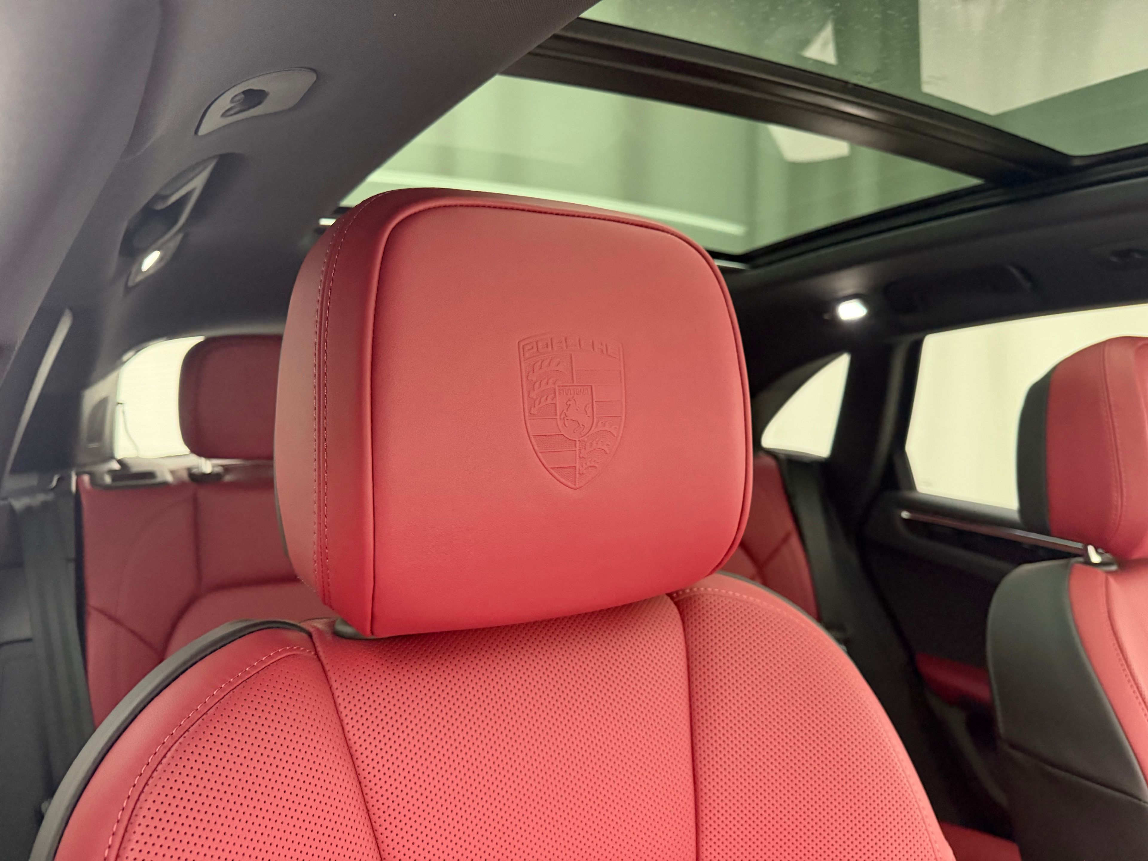 Thumbnail: 2026 Porsche Macan - 18