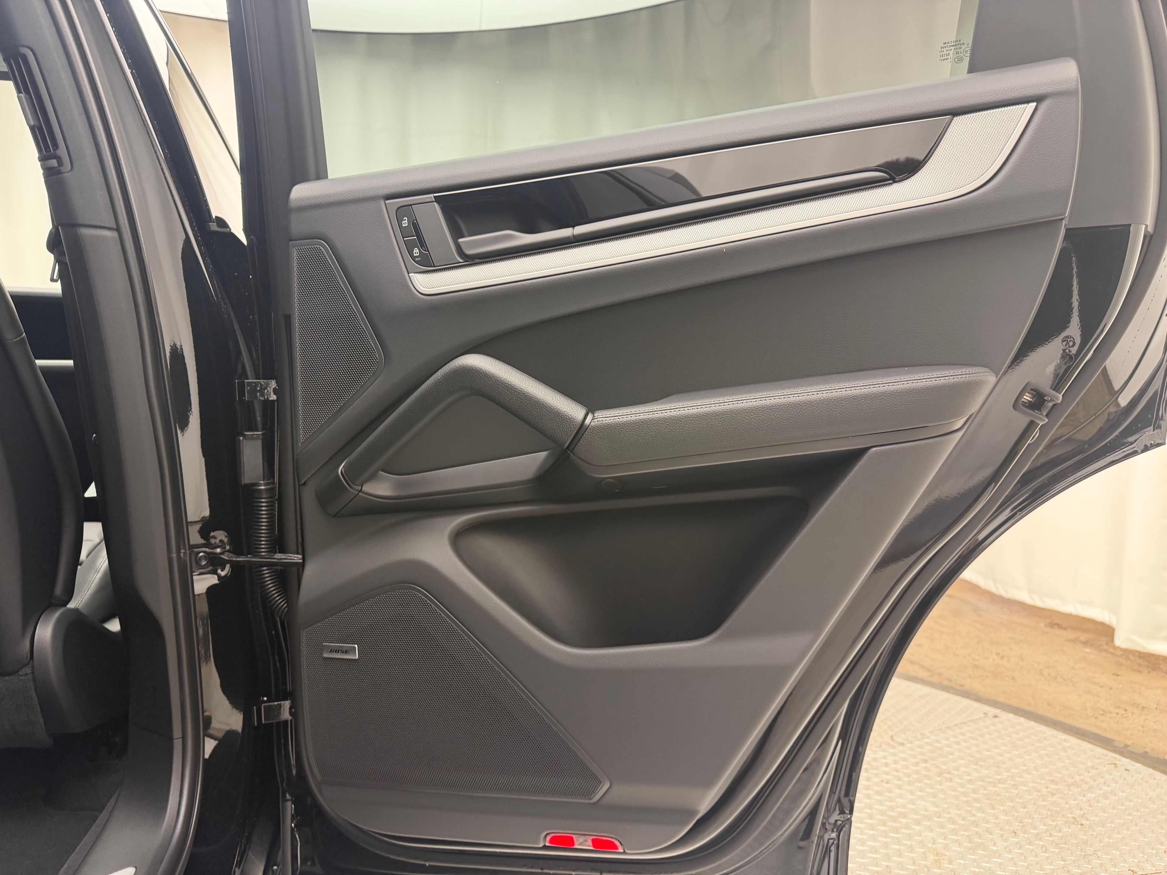 Thumbnail: 2026 Porsche Cayenne - 30