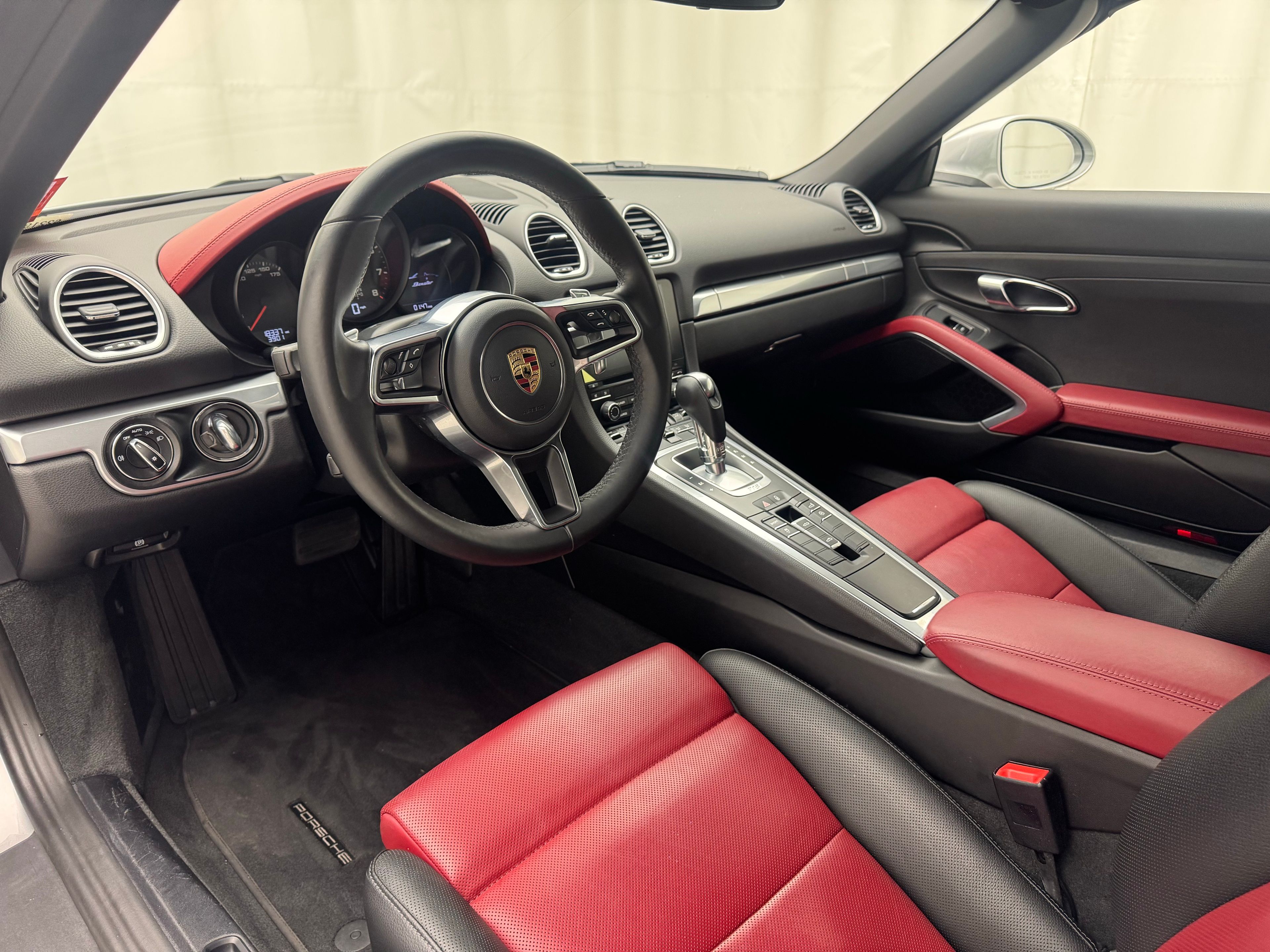 Thumbnail: 2017 Porsche 718 Boxster - 4