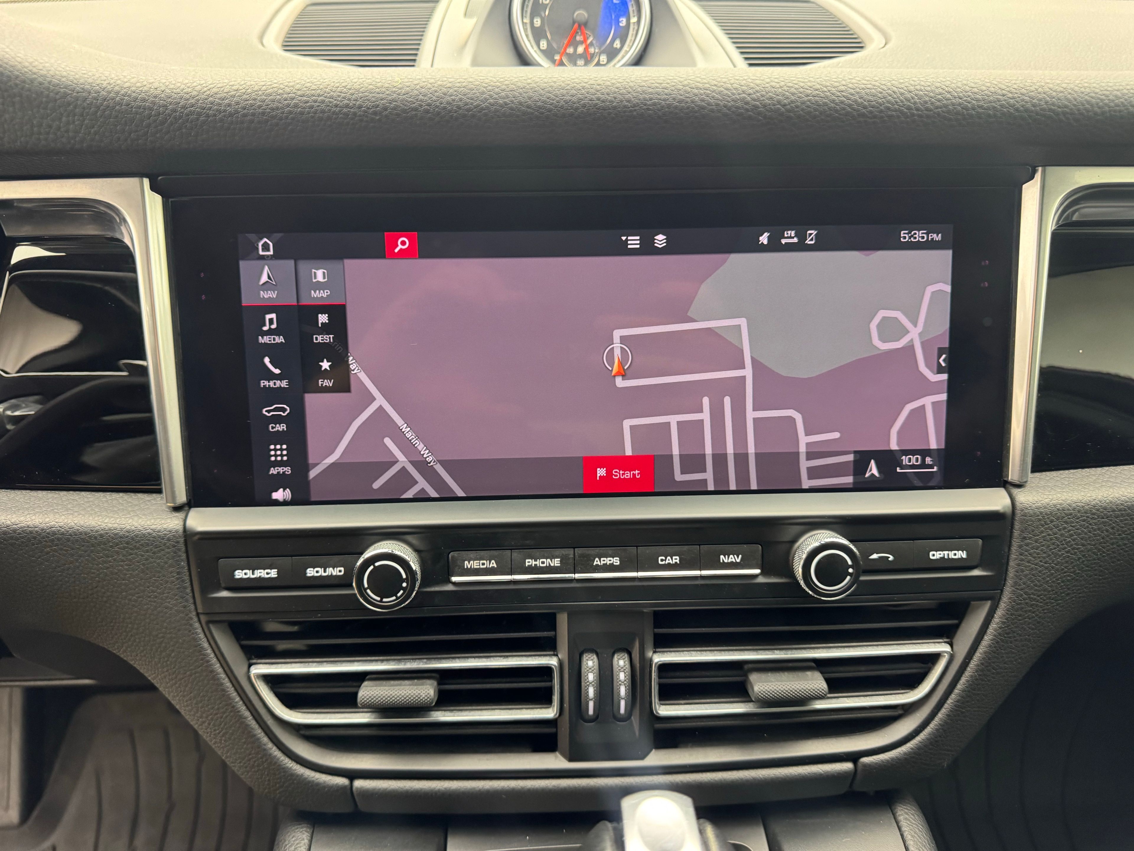 Thumbnail: 2019 Porsche Macan - 27