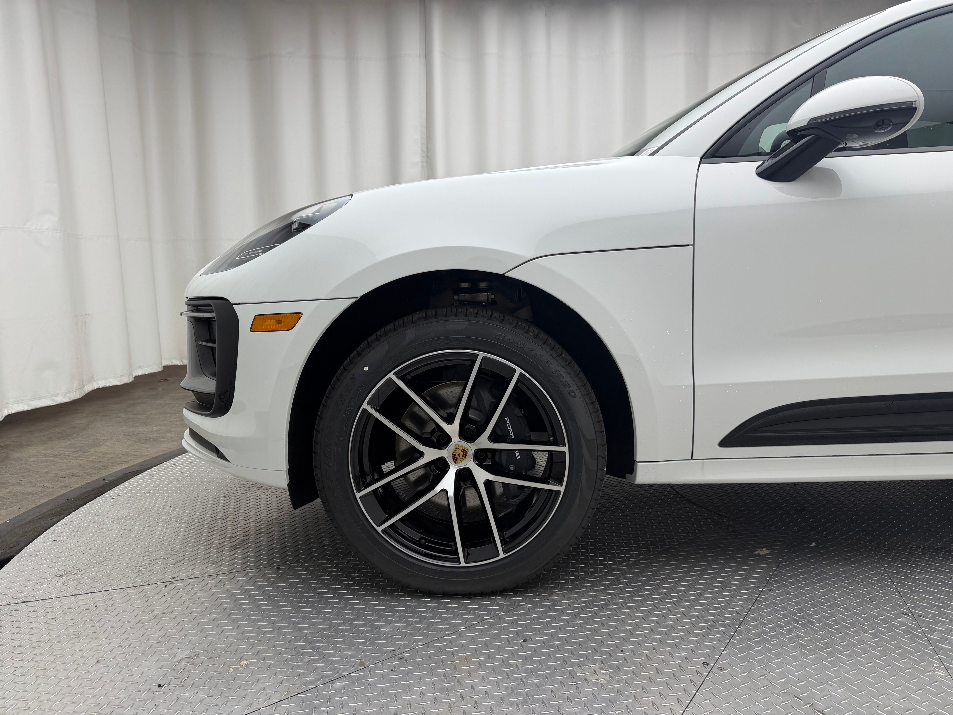 Thumbnail: 2026 Porsche Macan - 7