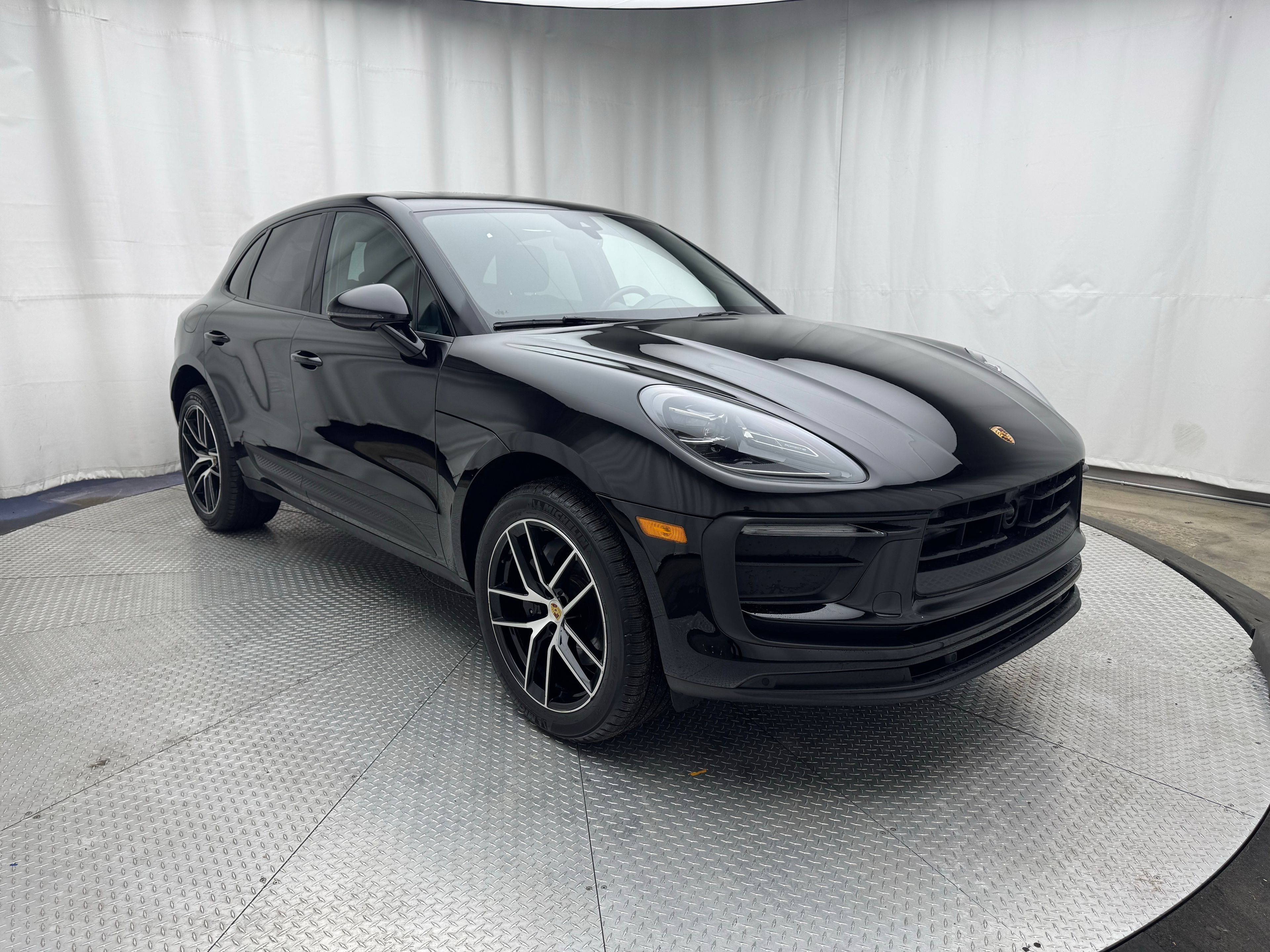 Thumbnail: 2023 Porsche Macan - 16