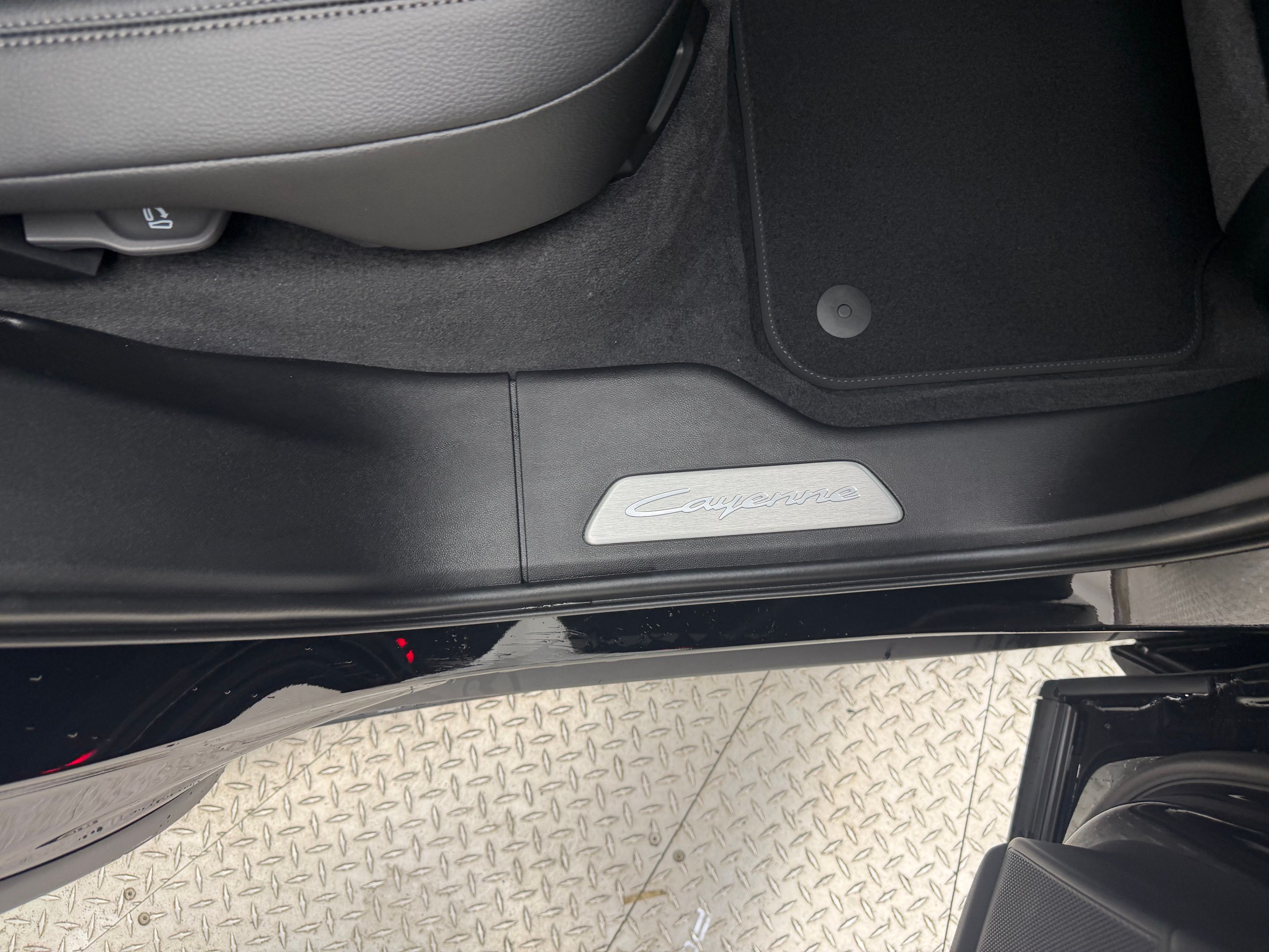 Thumbnail: 2026 Porsche Cayenne - 27