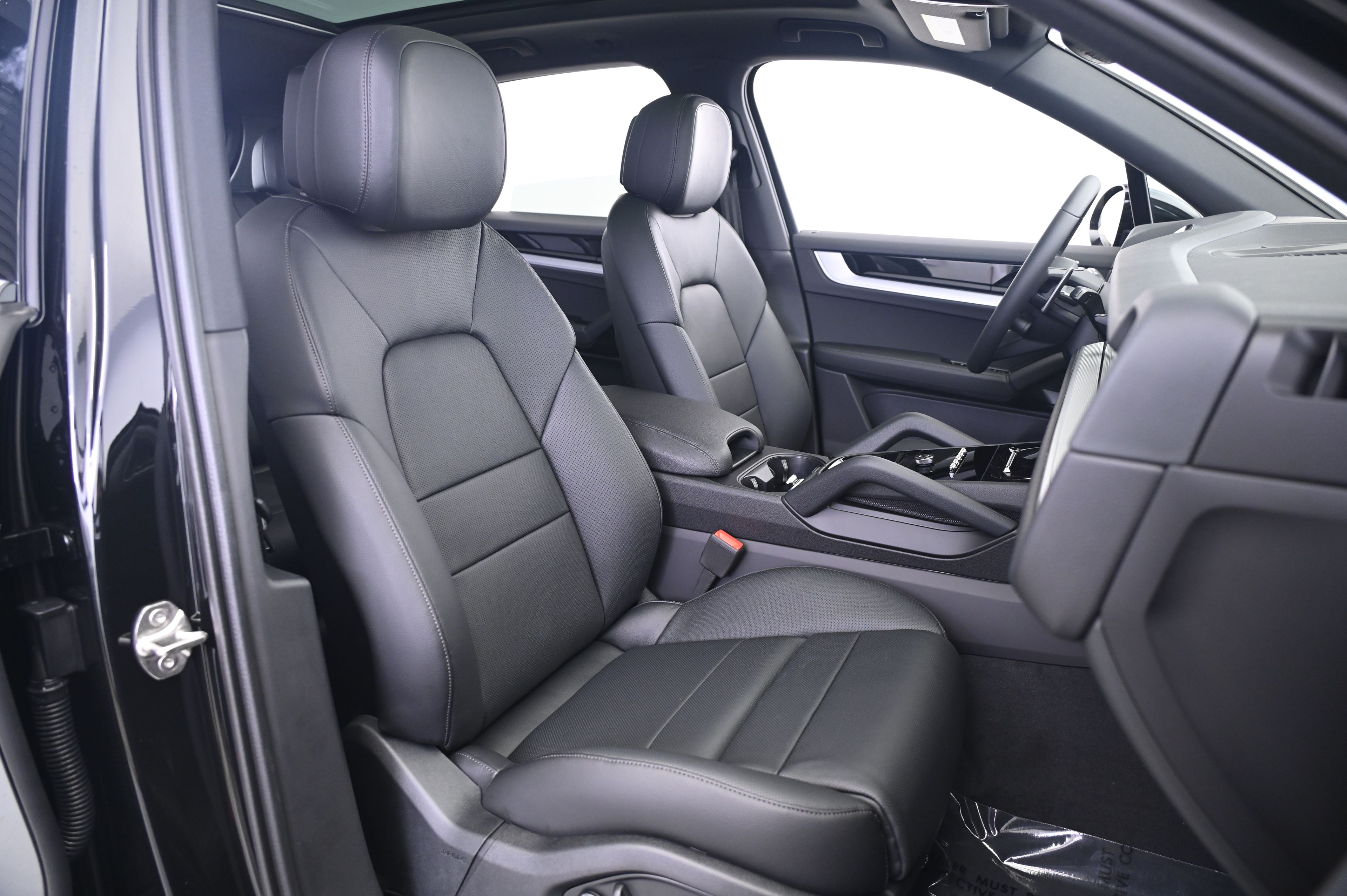 Thumbnail: 2025 Porsche Cayenne - 24