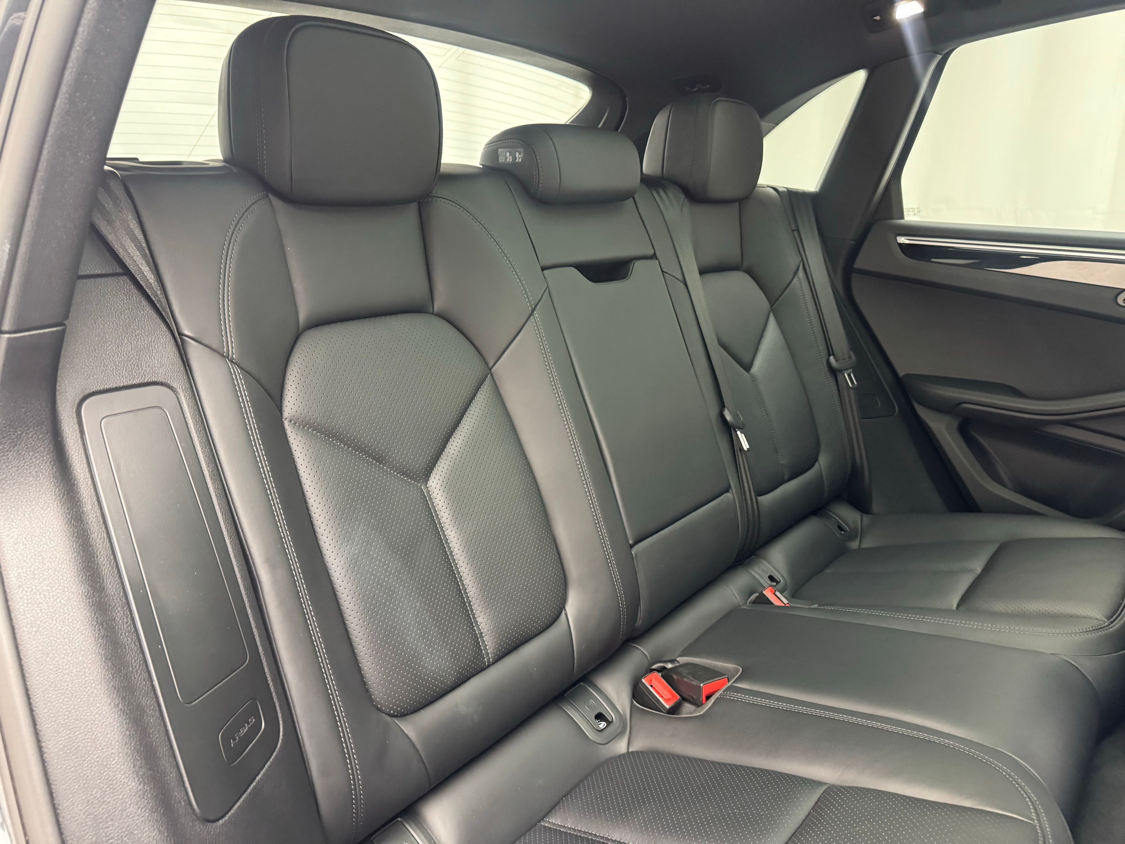 Thumbnail: 2019 Porsche Macan - 15