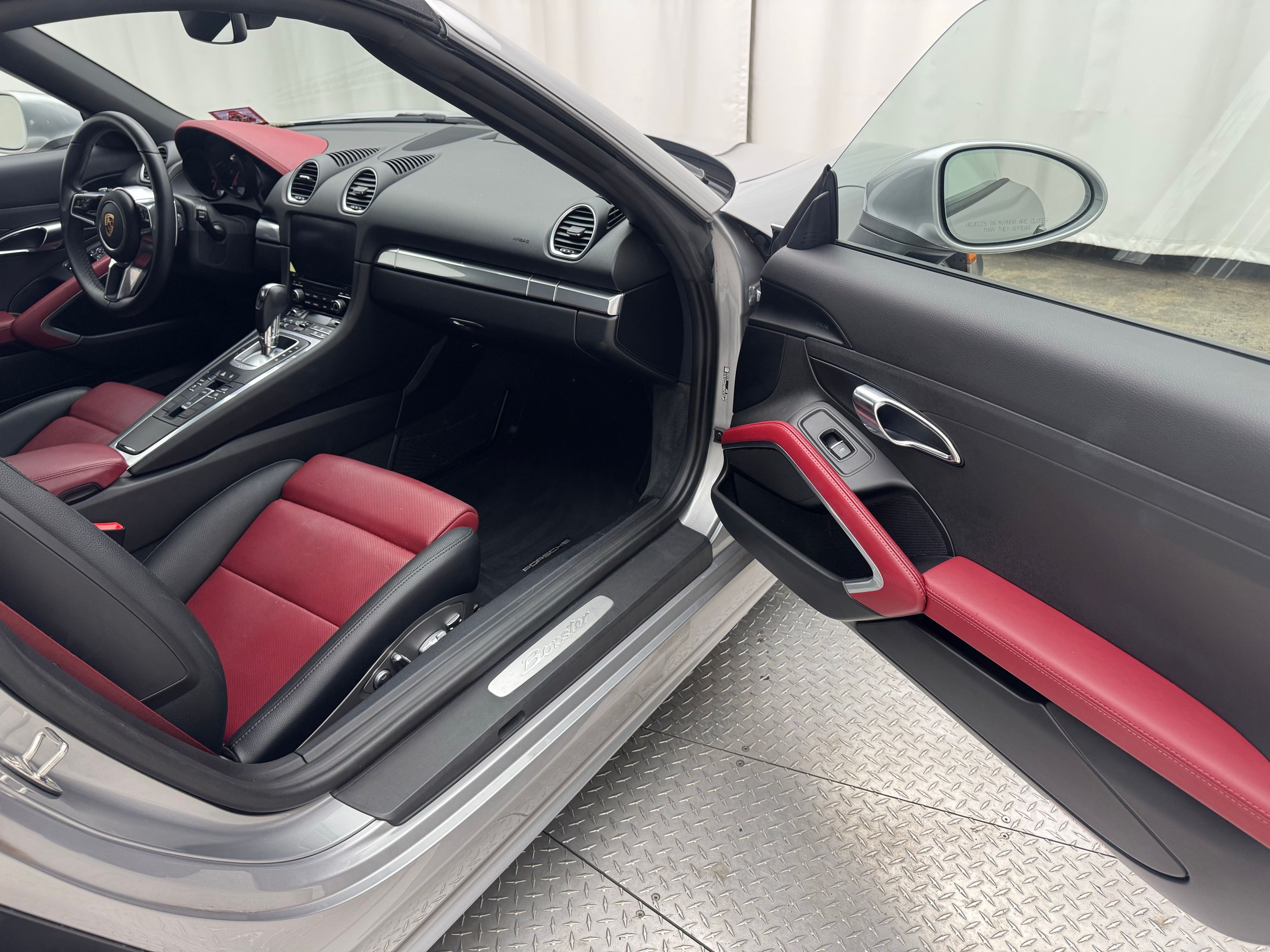 Thumbnail: 2017 Porsche 718 Boxster - 19